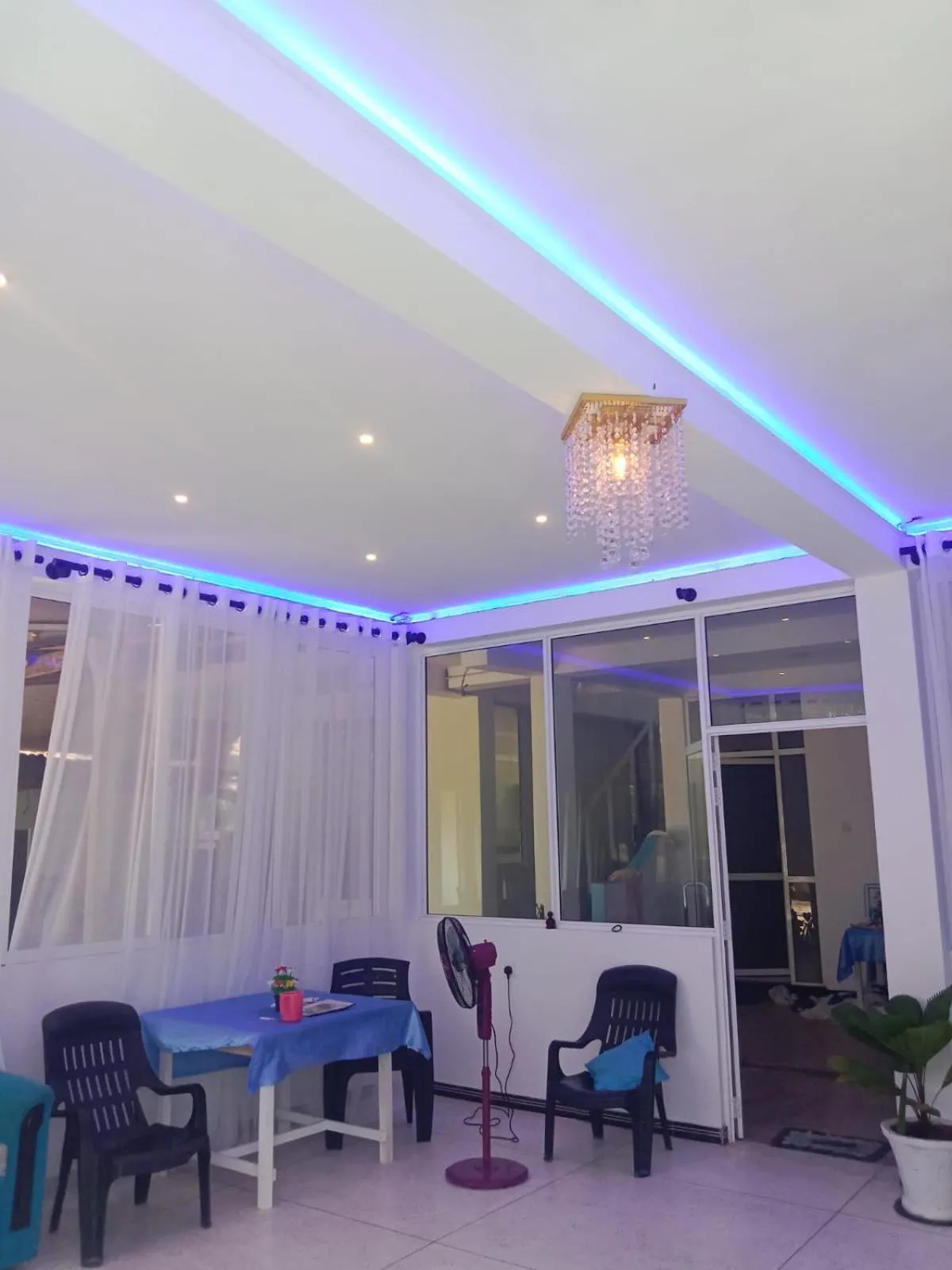 Moon Light Guest