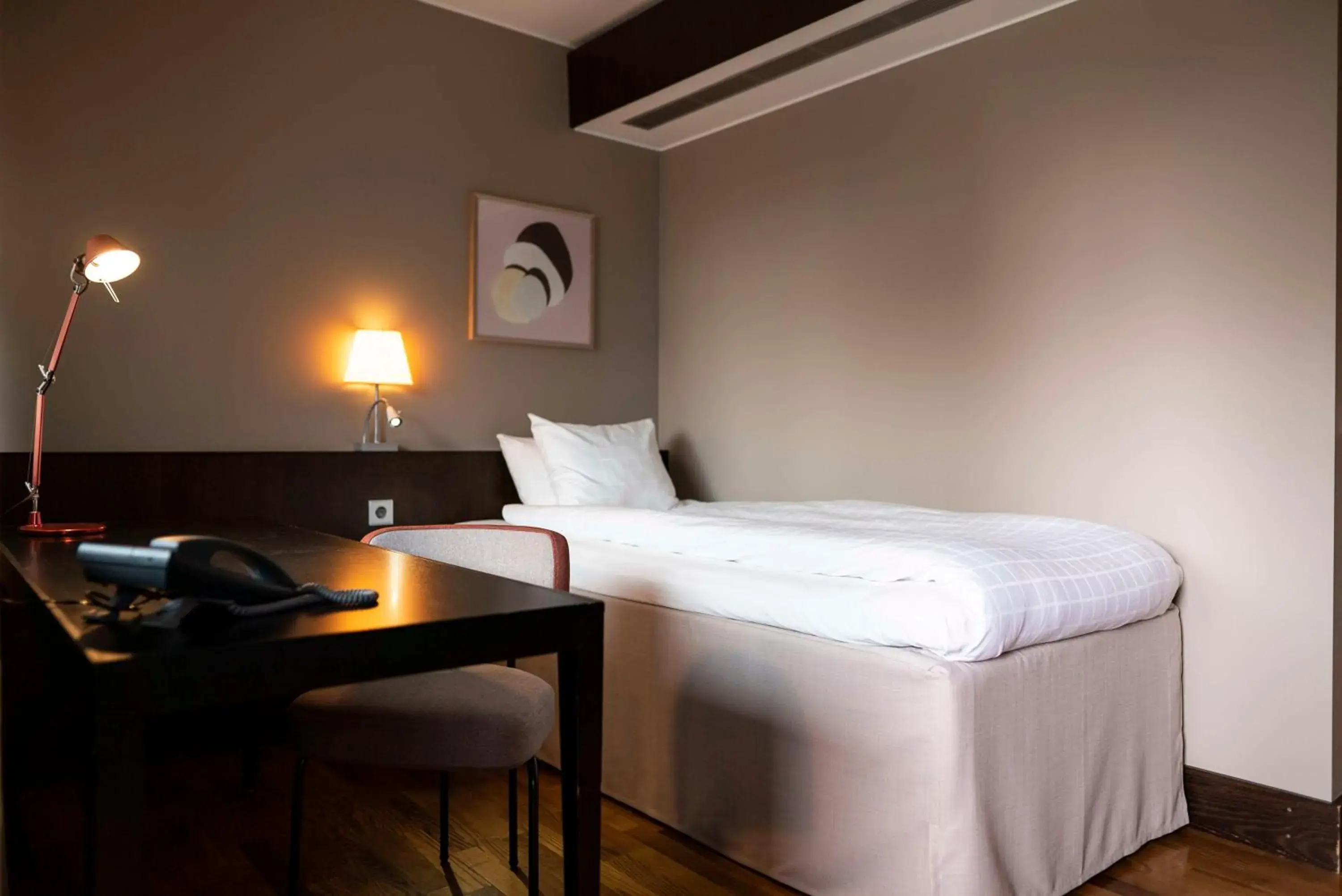 Bedroom, Bed in Scandic Anglais Bedroom, Bed in Scandic Anglais