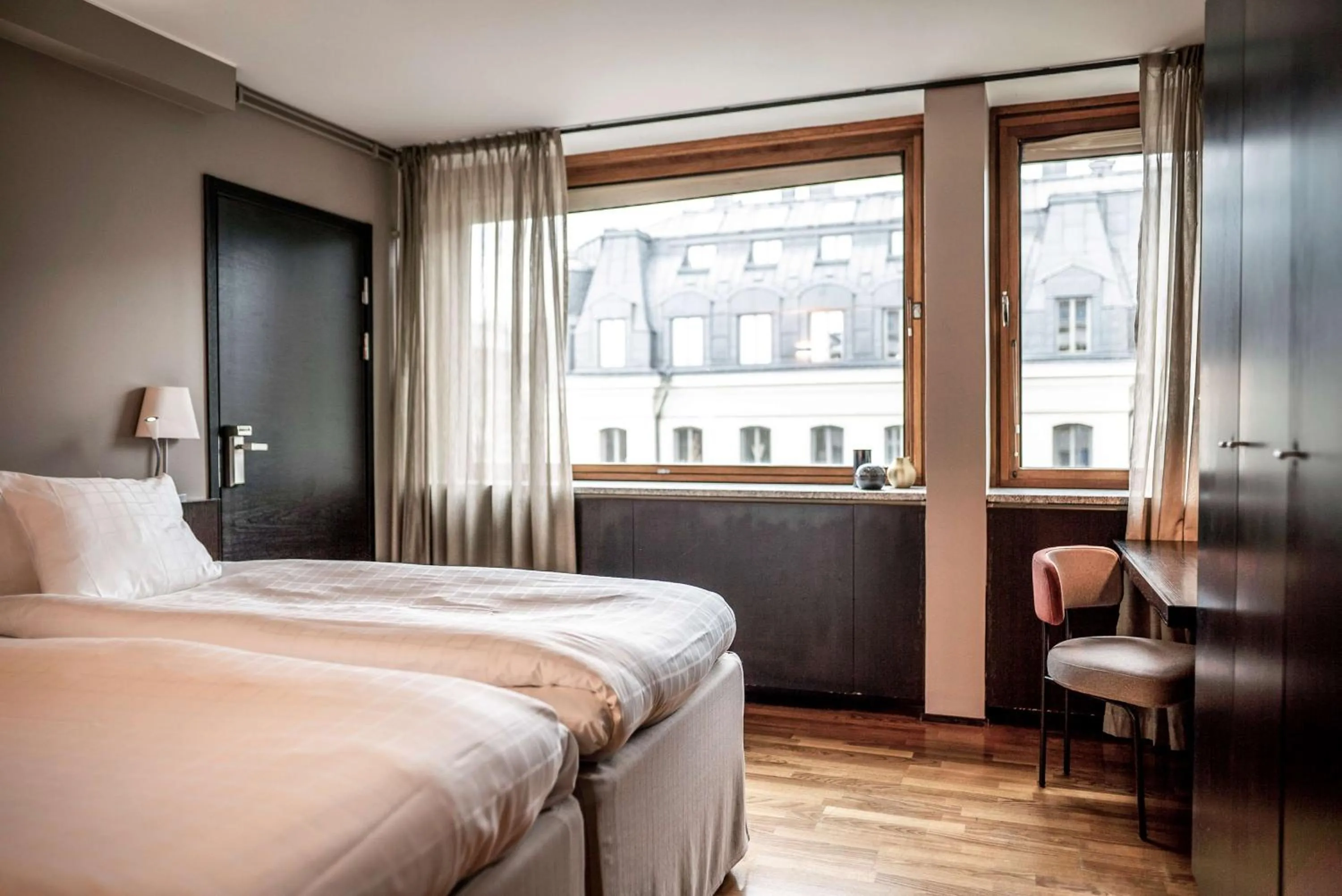 Bedroom, Bed in Scandic Anglais