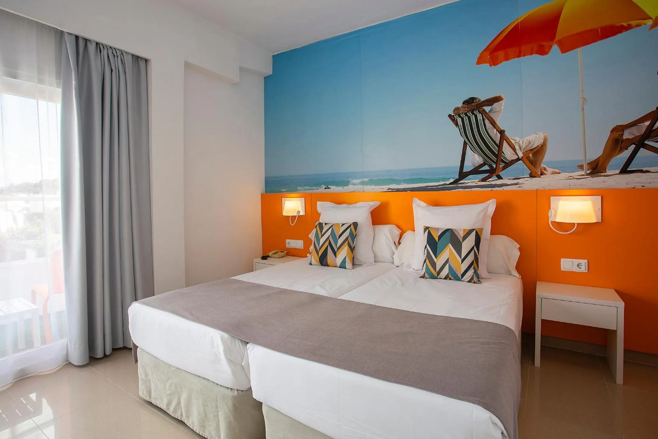 Photo of the whole room, Bed in BQ Carmen Playa- Adults Only