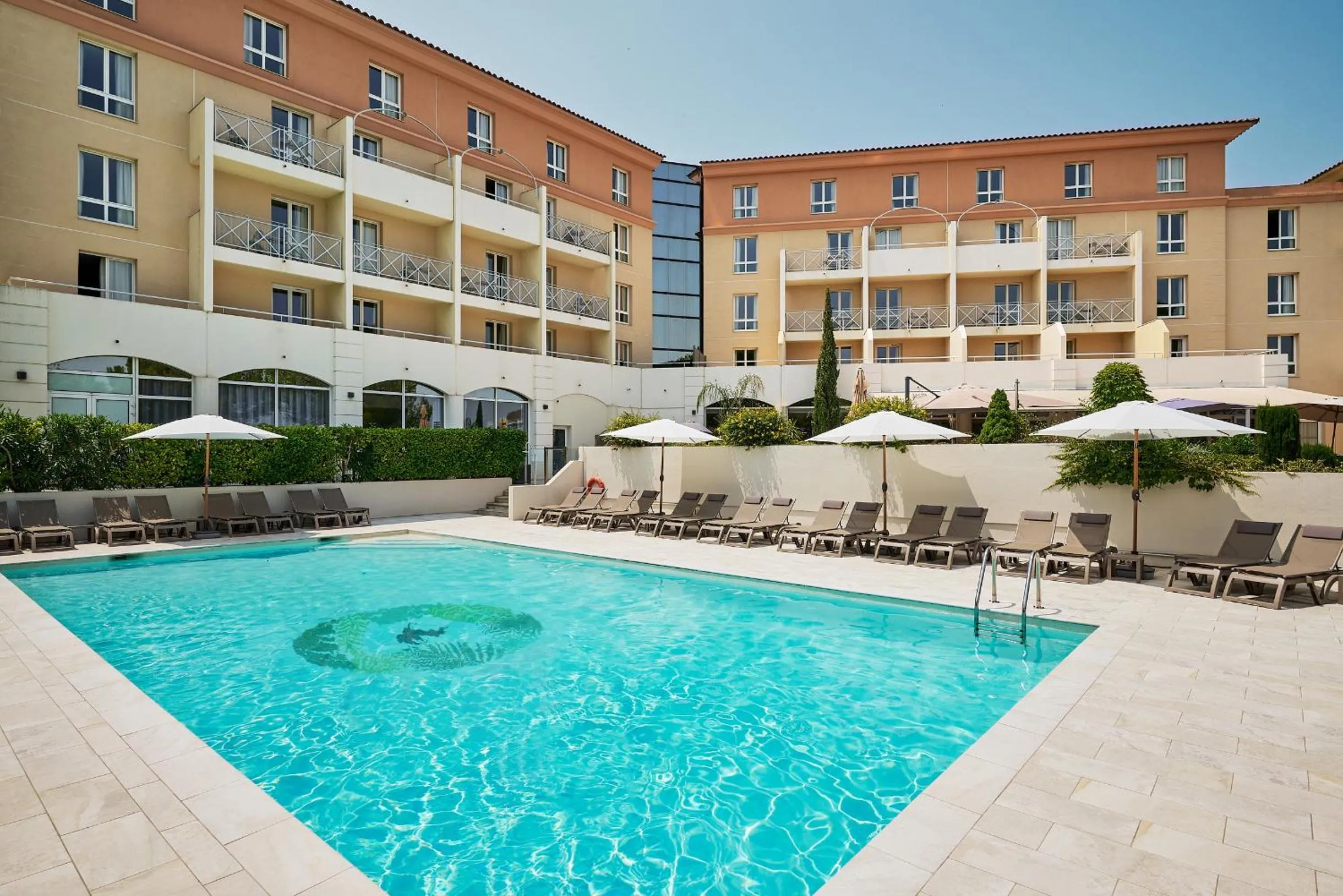 Swimming pool in Hôtel Birdy by Happyculture