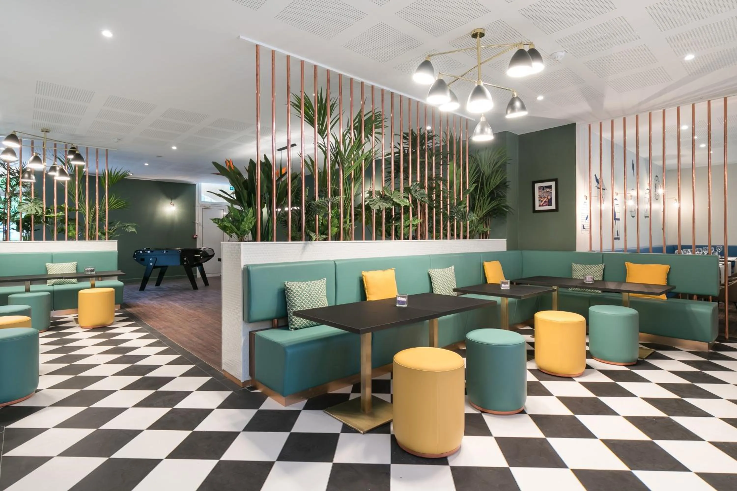 Restaurant/places to eat in Hôtel Birdy by Happyculture