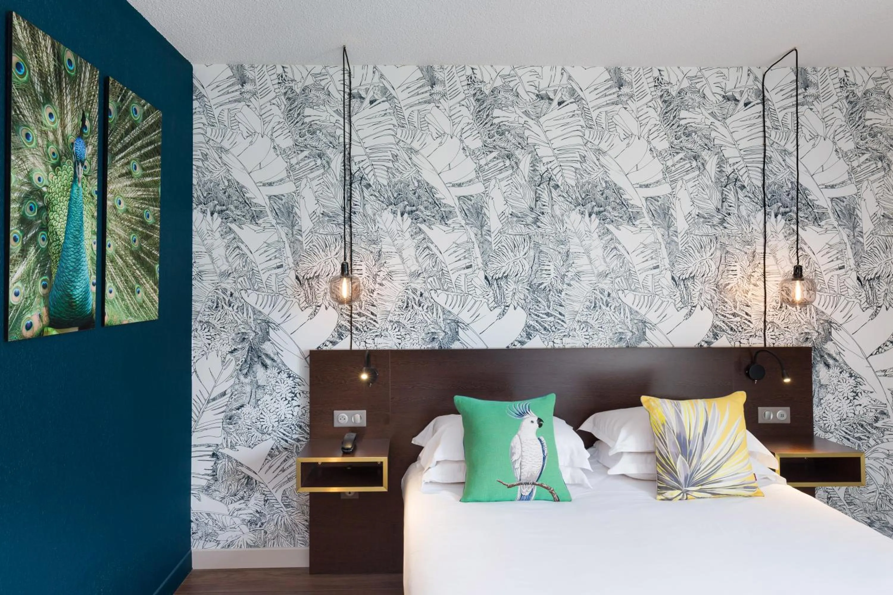 Bed in Hôtel Birdy by Happyculture