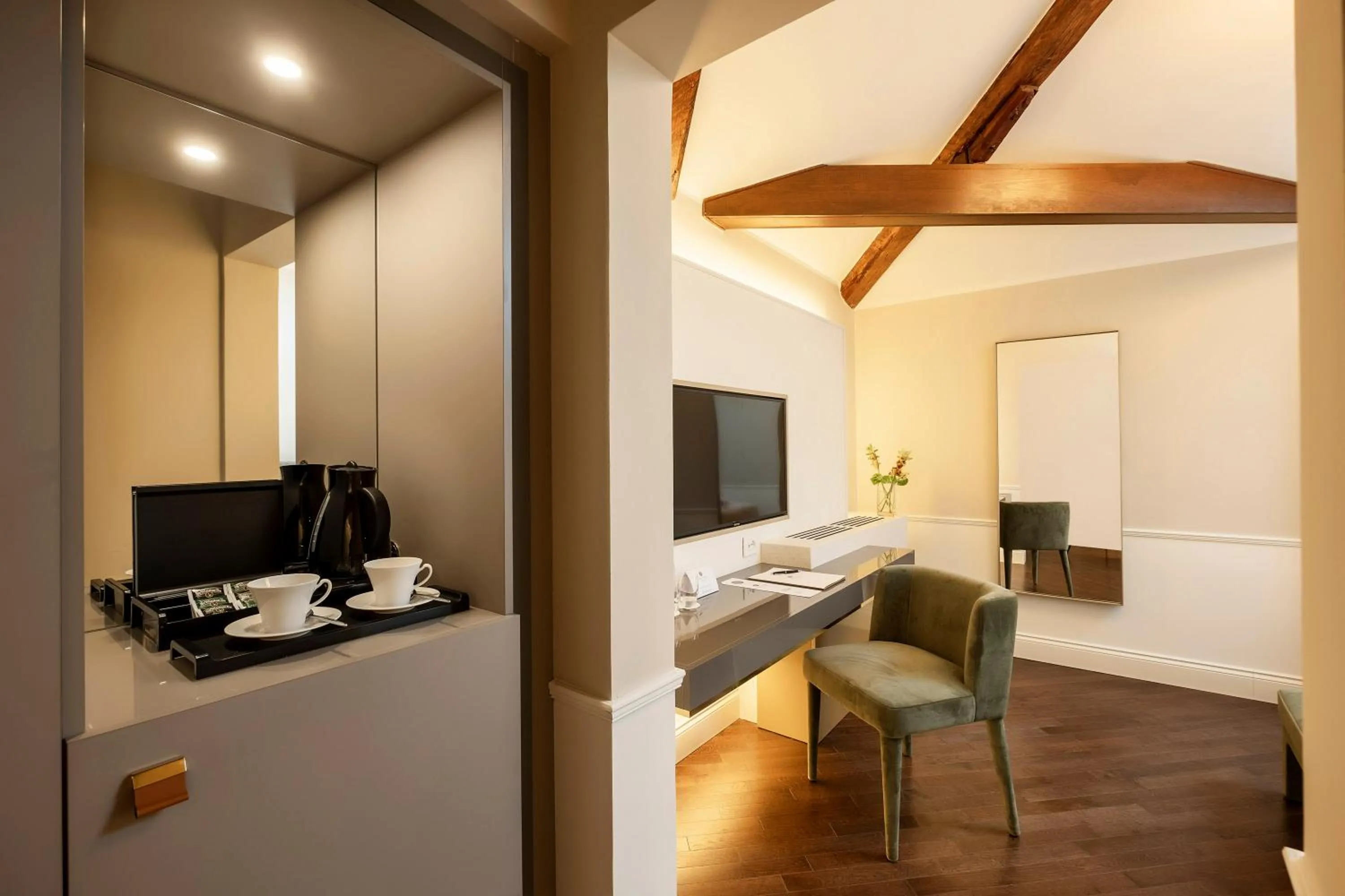 TV and multimedia, Bed in Hotel Villa Soligo - Small Luxury Hotels of the World