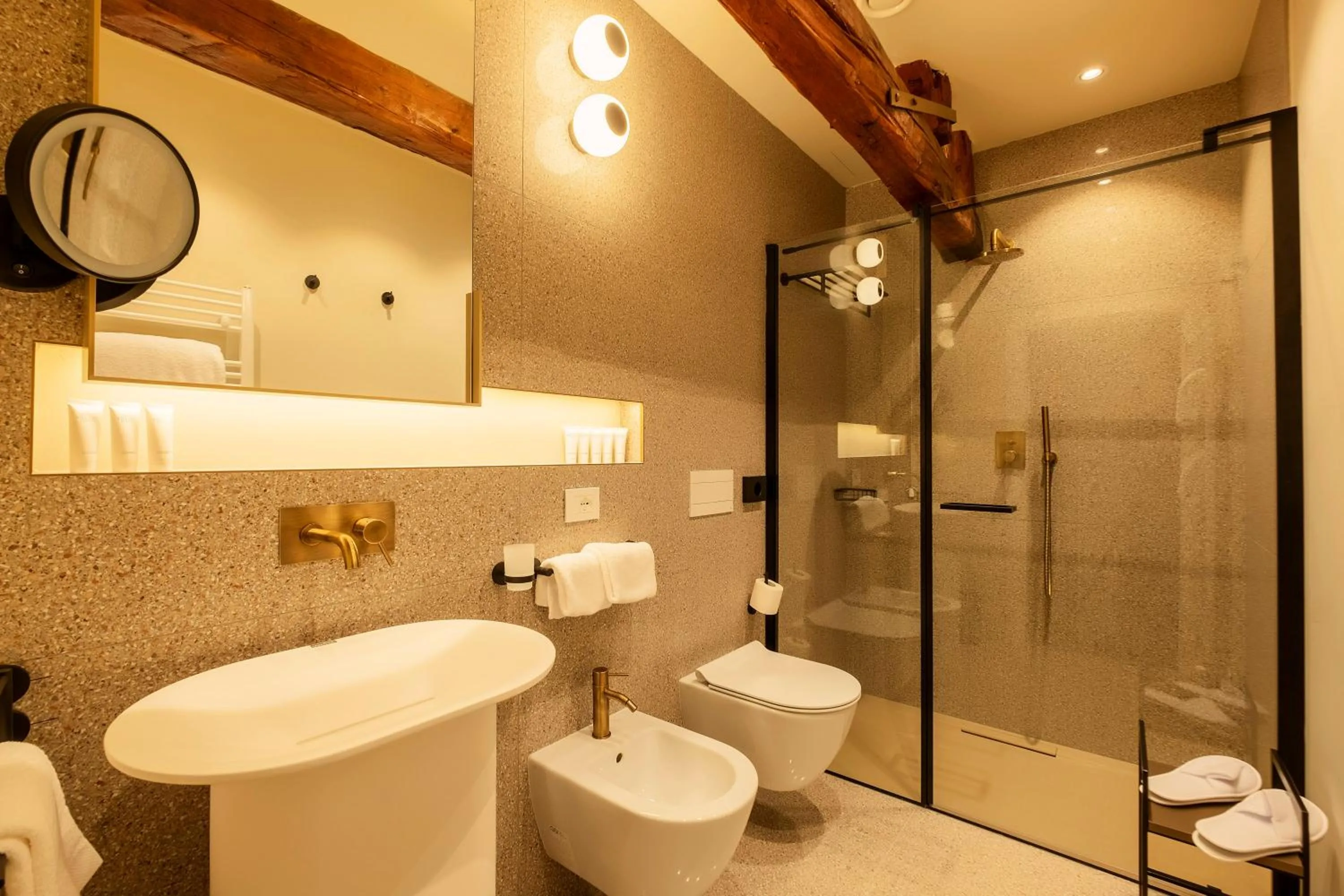 Shower in Hotel Villa Soligo - Small Luxury Hotels of the World