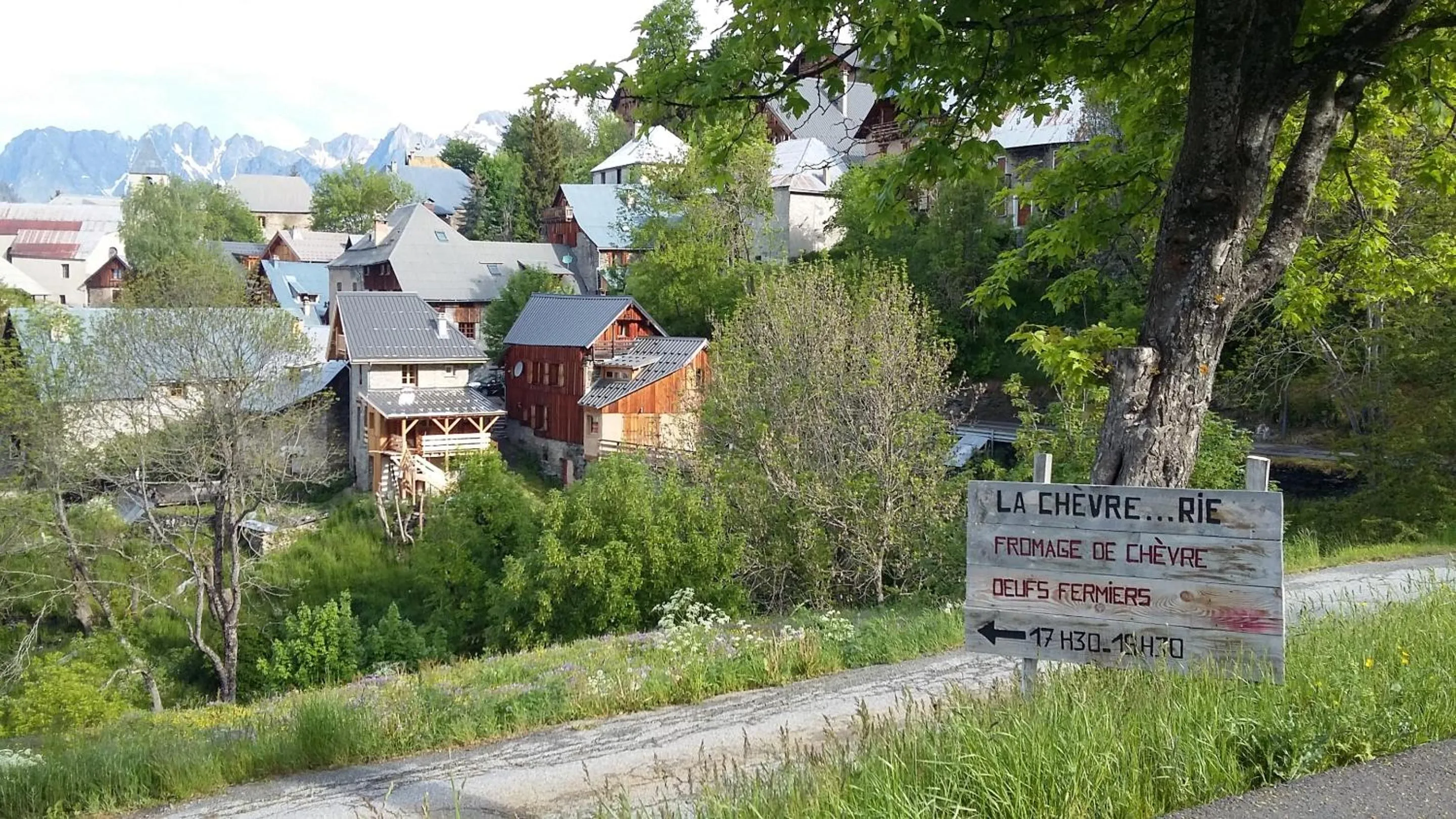 Activities in Chalet la Cachette Cyclists & Skiers