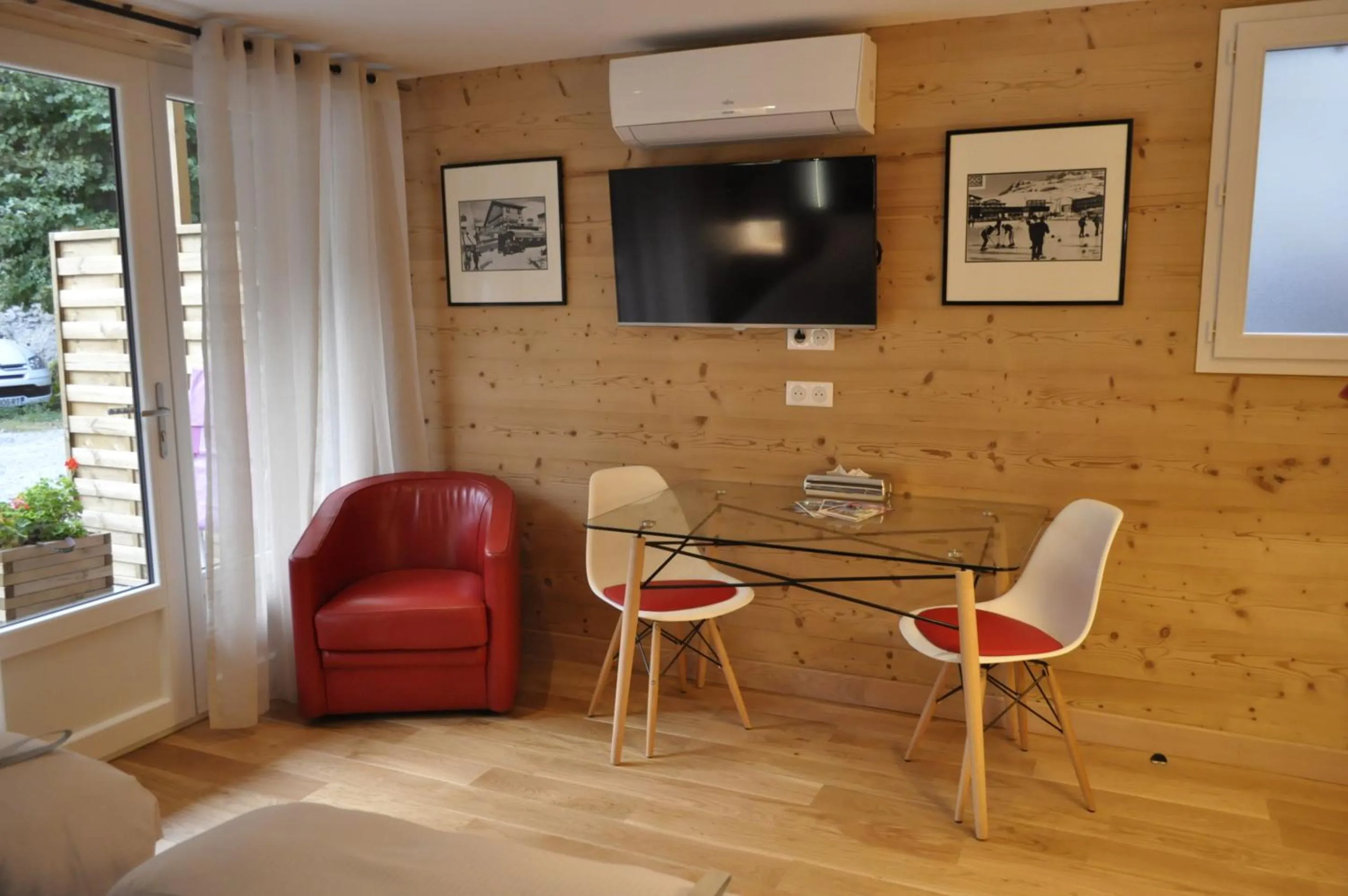 Bedroom in Chalet la Cachette Cyclists & Skiers