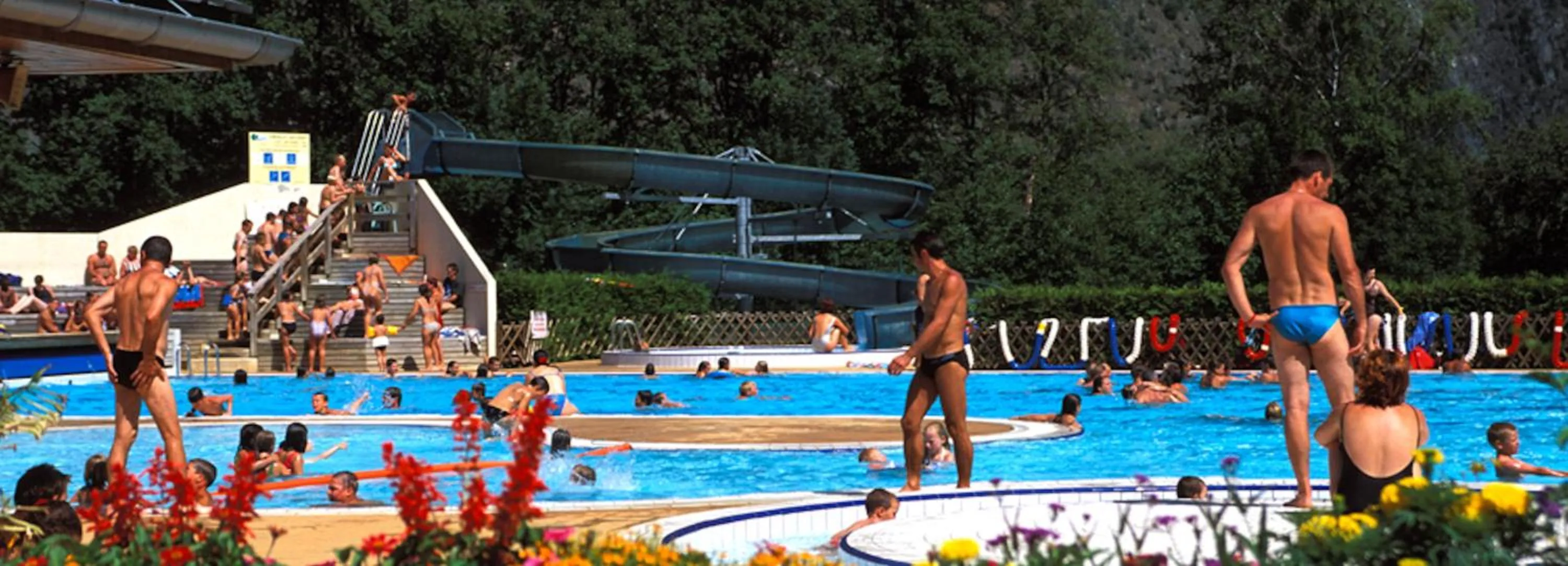Pool view in Chalet la Cachette Cyclists & Skiers