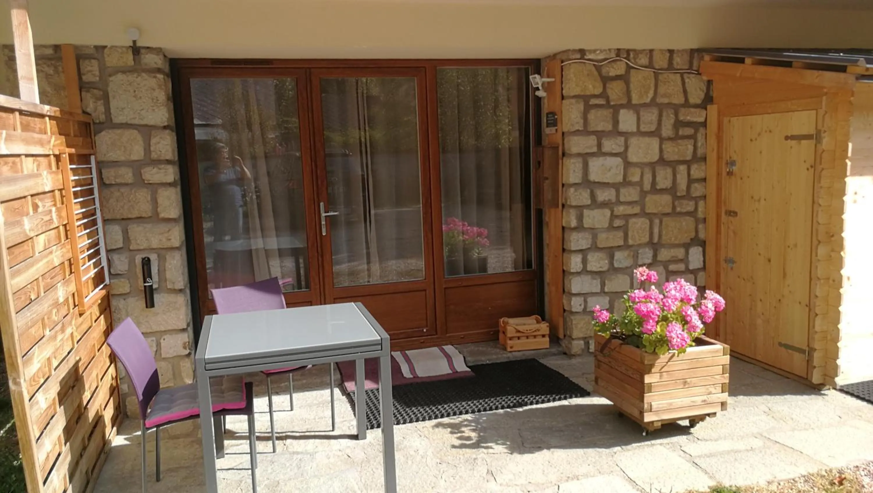 Lobby or reception in Chalet la Cachette Cyclists & Skiers