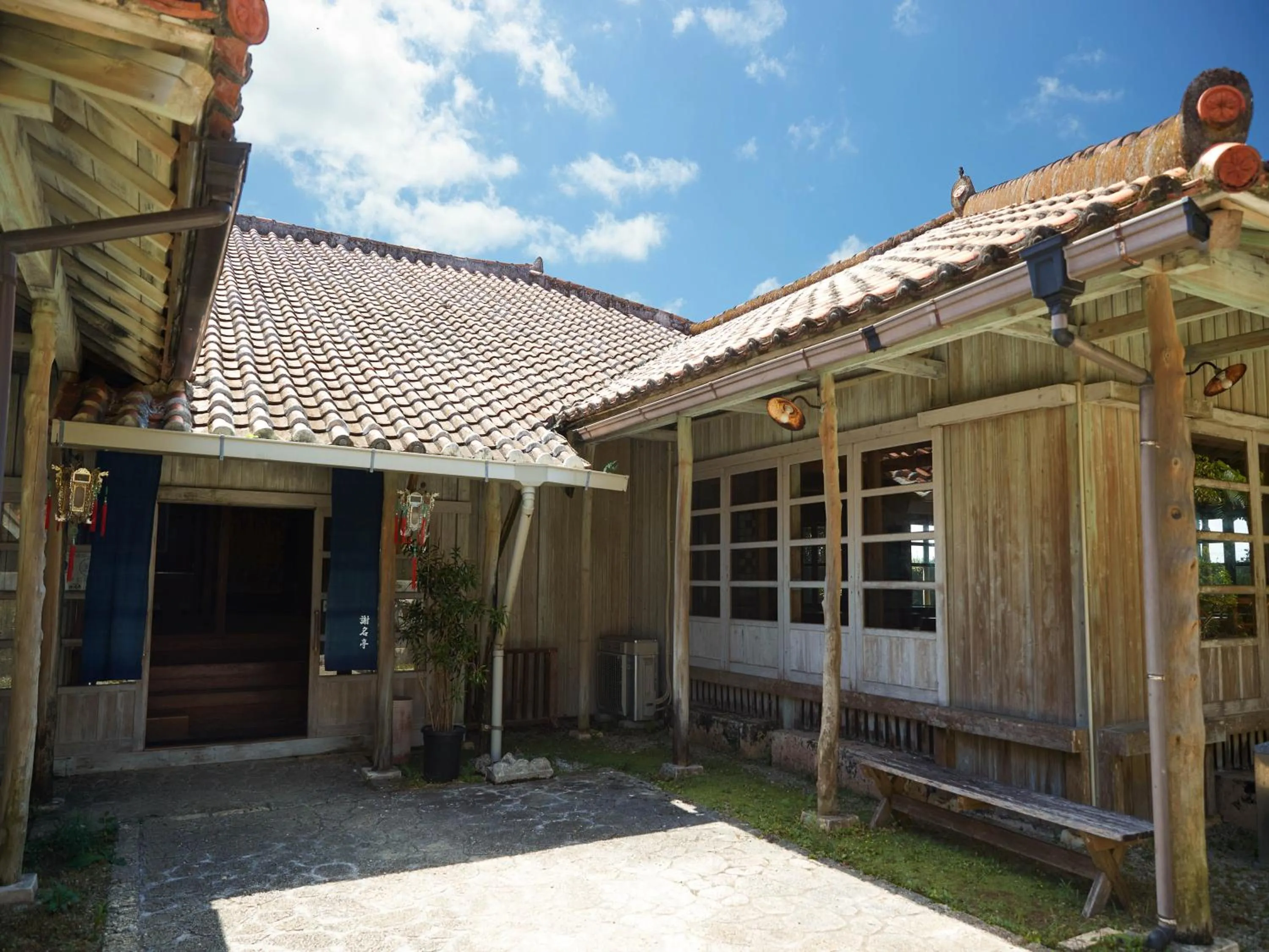 Restaurant/places to eat in Hotel Murasakimura