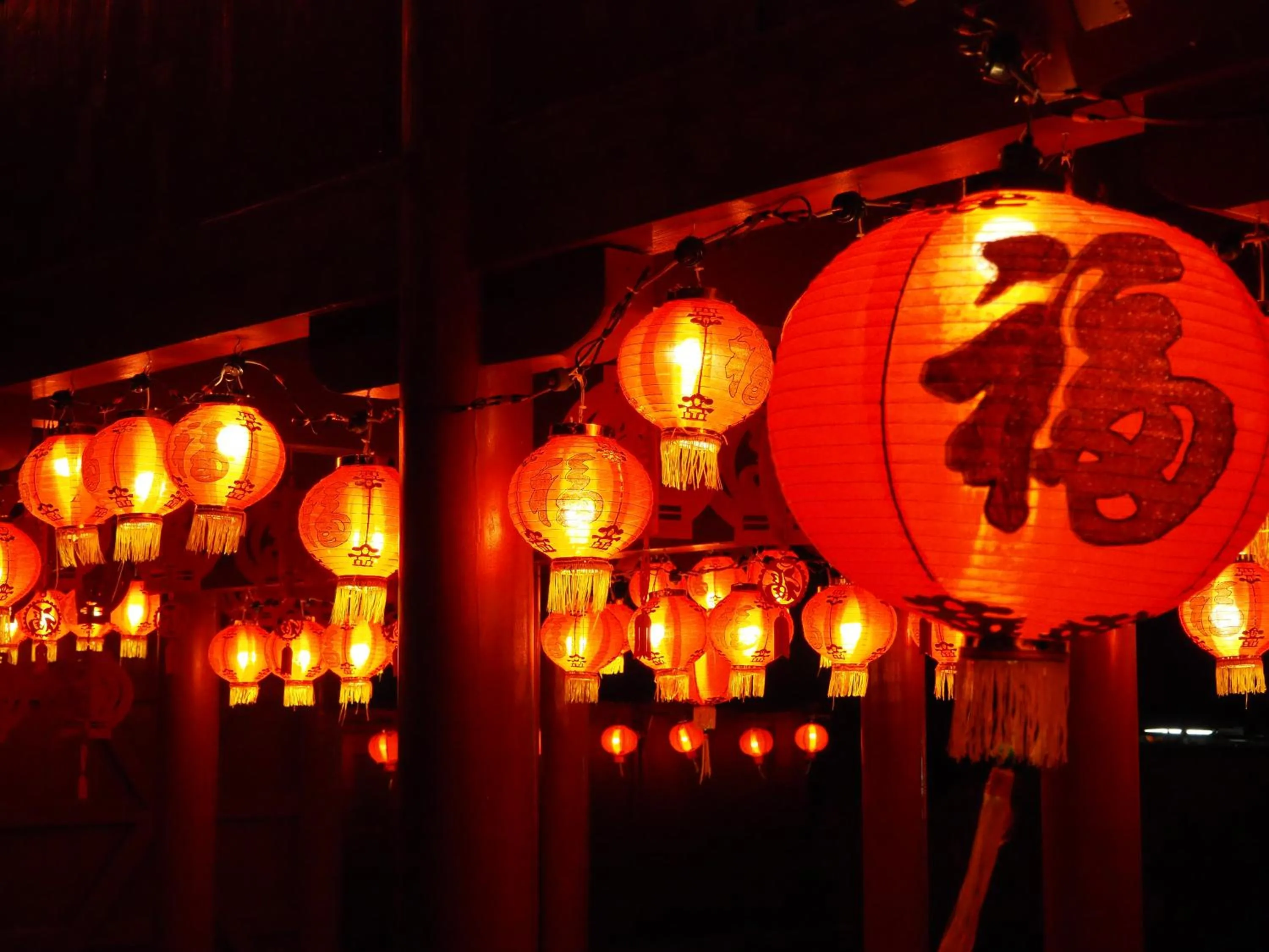 Evening entertainment in Hotel Murasakimura