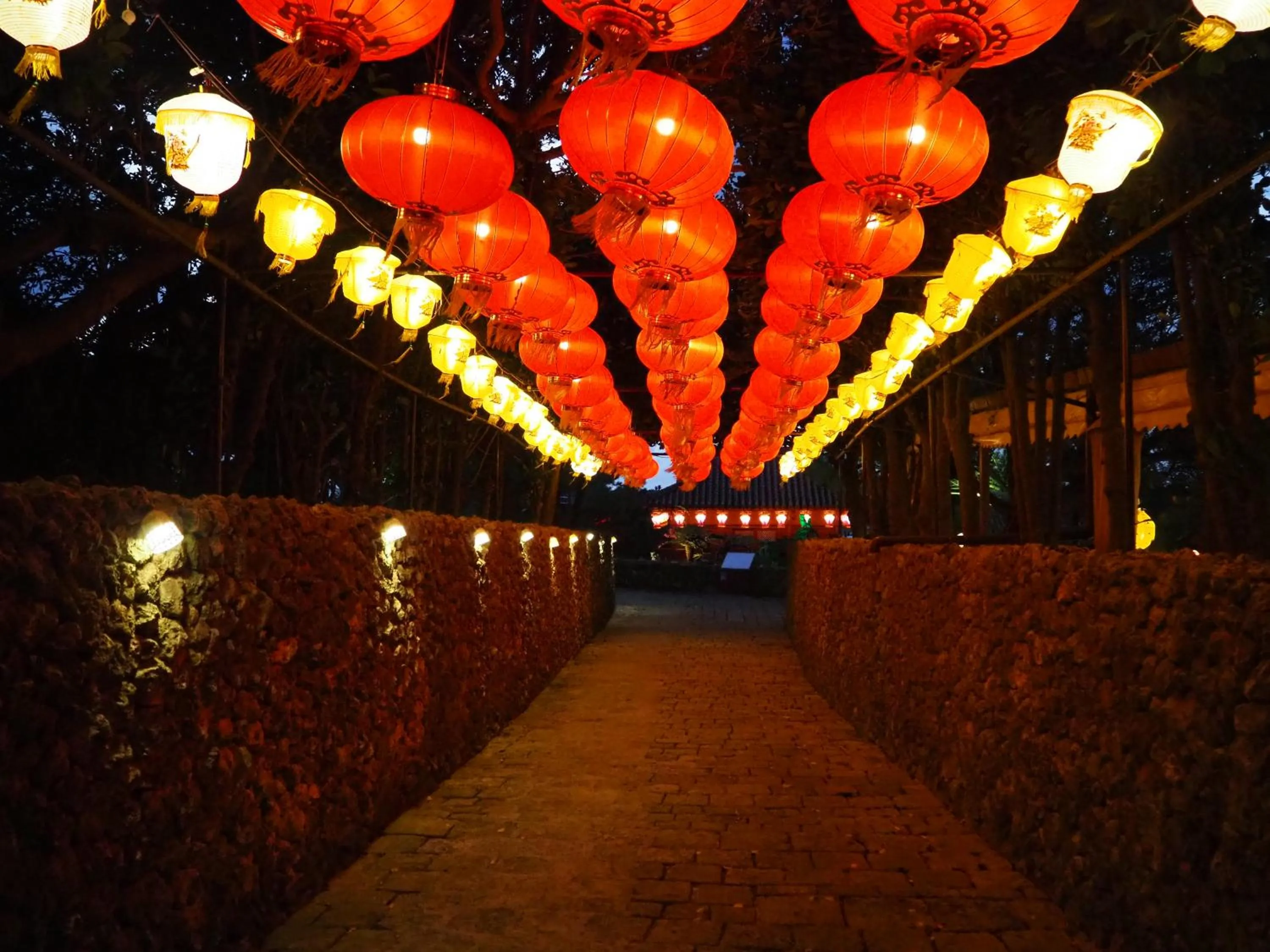 Evening entertainment in Hotel Murasakimura