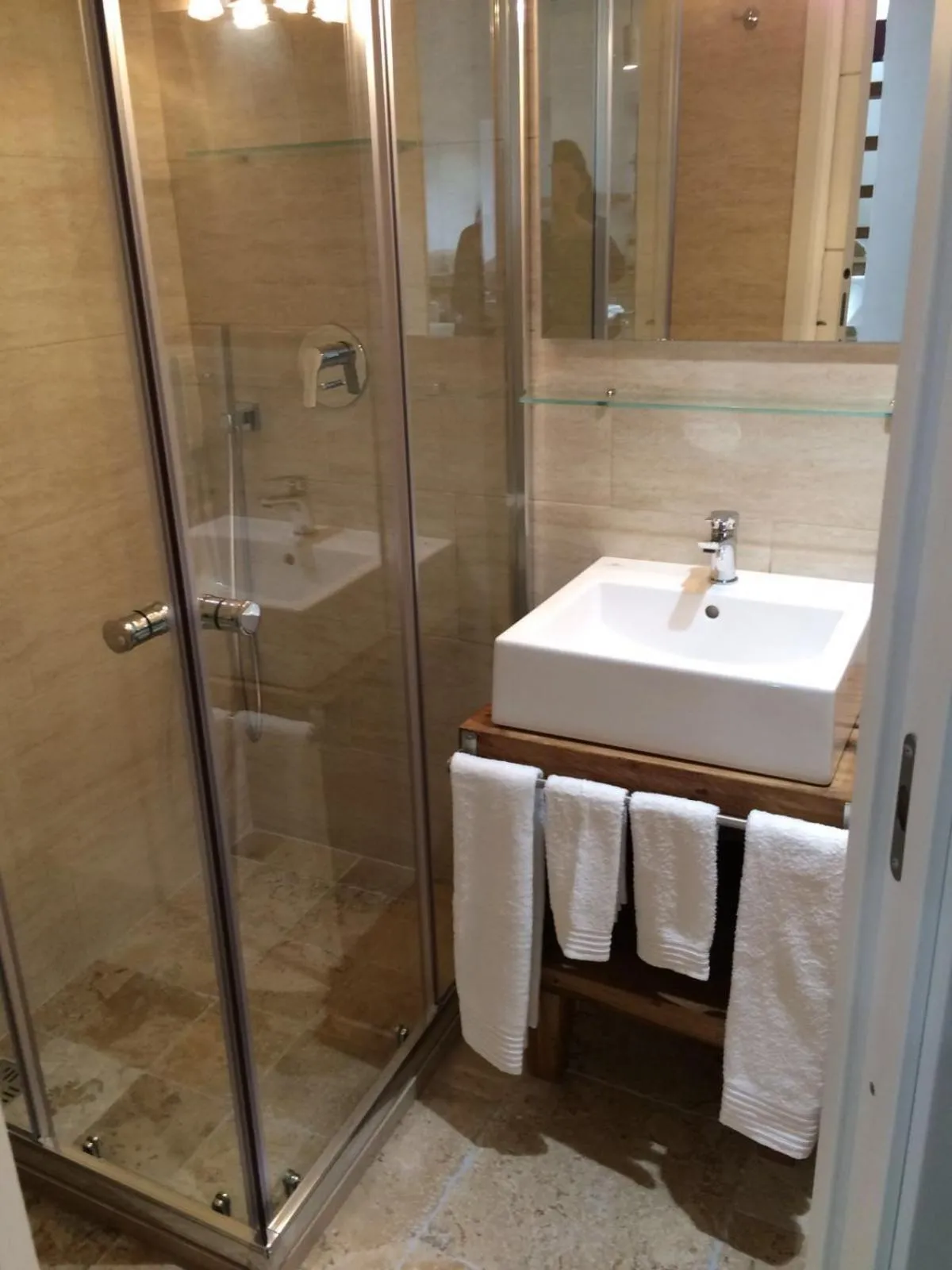 Shower in La casa del geko