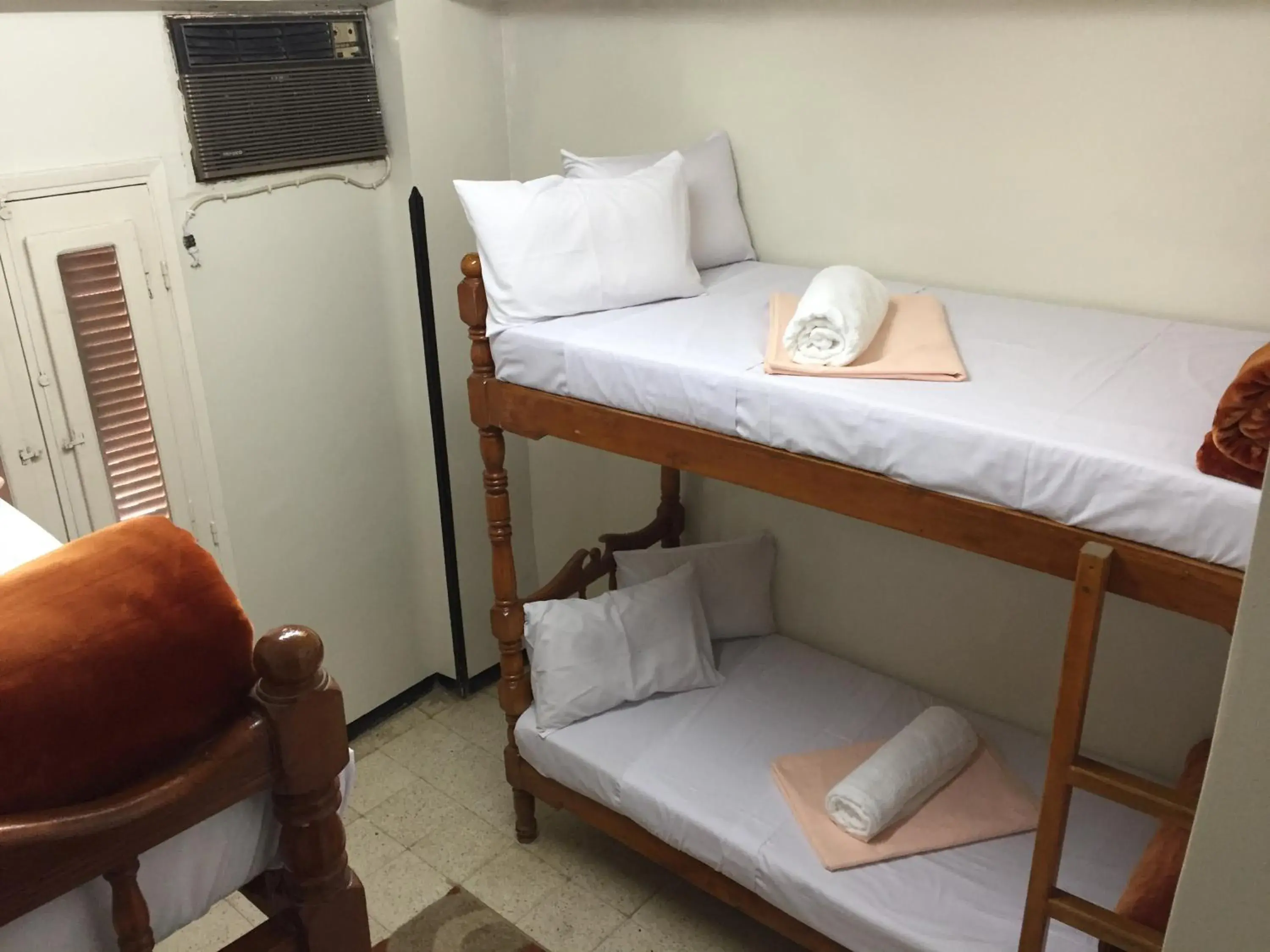 Bed in 4-Bed Mixed Dormitory Room (Foreigners only) in Happy Land Luxor Bed in 4-Bed Mixed Dormitory Room (Foreigners only) in Happy Land Luxor