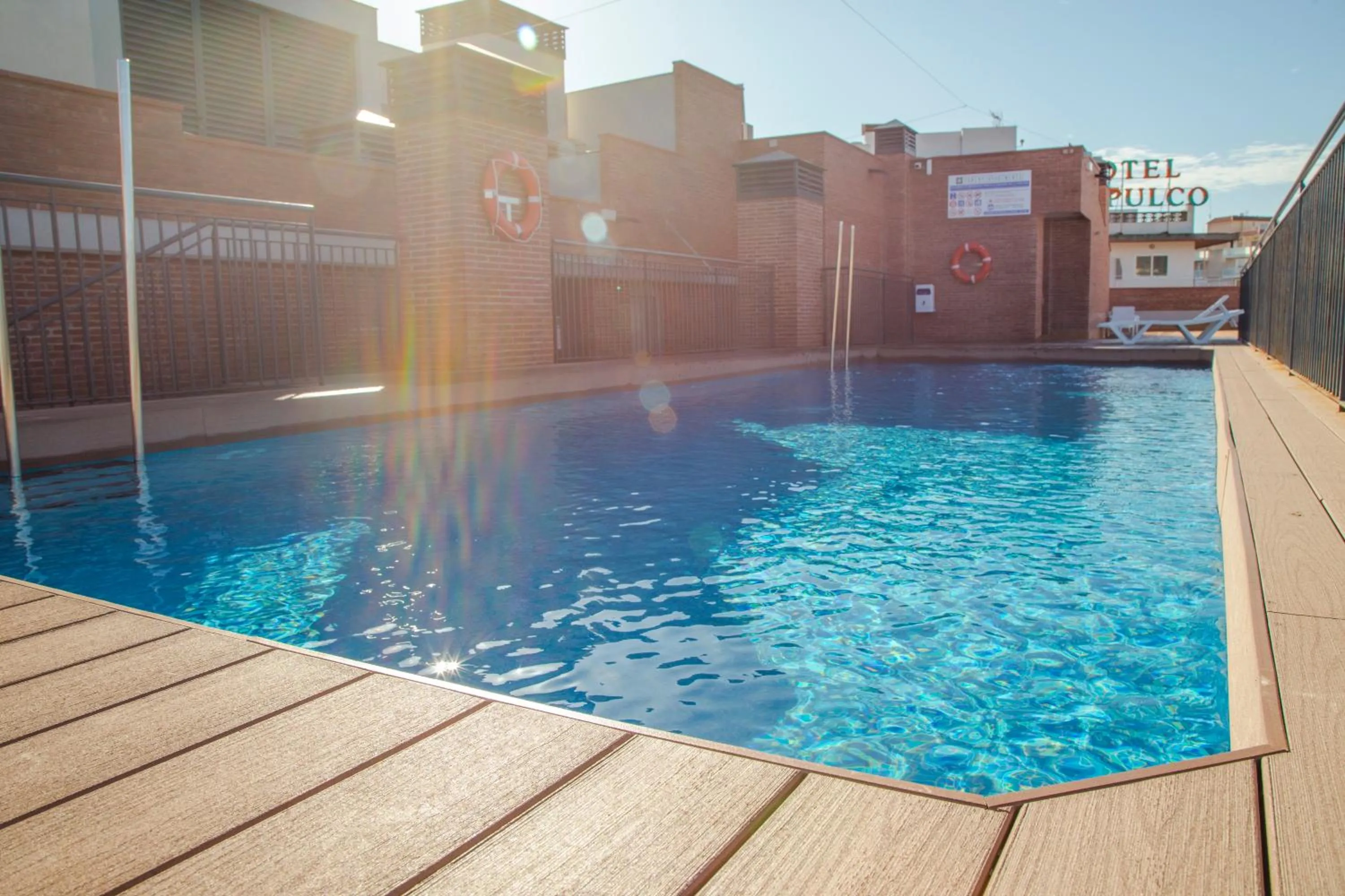 Swimming pool in Apartaments Ponent