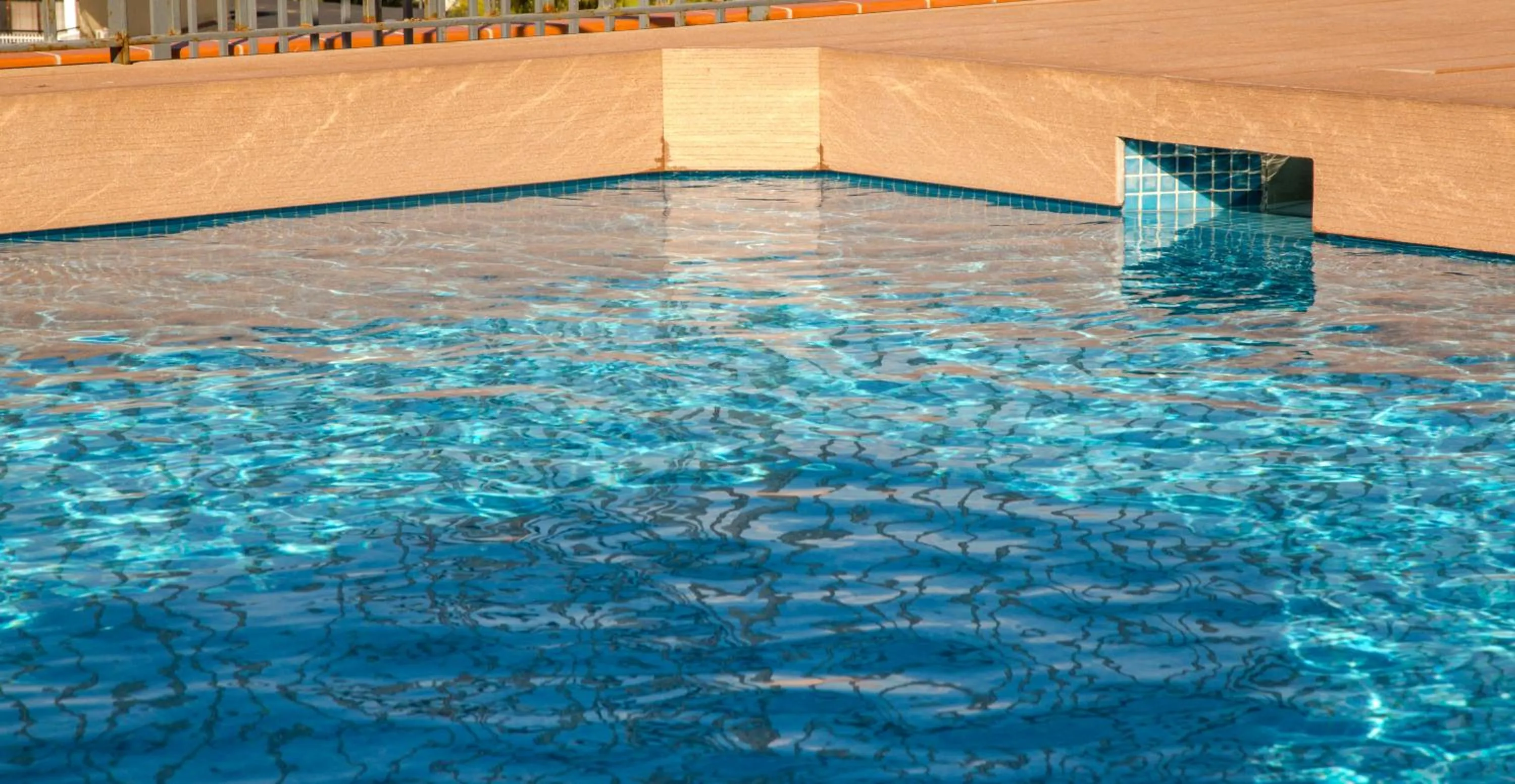 Swimming pool in Apartaments Ponent