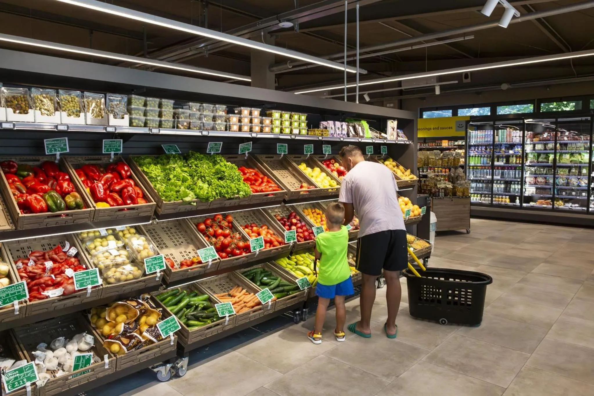 Supermarket/grocery shop in Hotel La Diga Altomincio