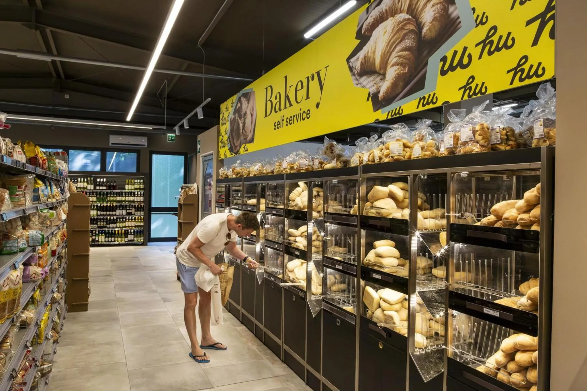 Supermarket/grocery shop in Hotel La Diga Altomincio