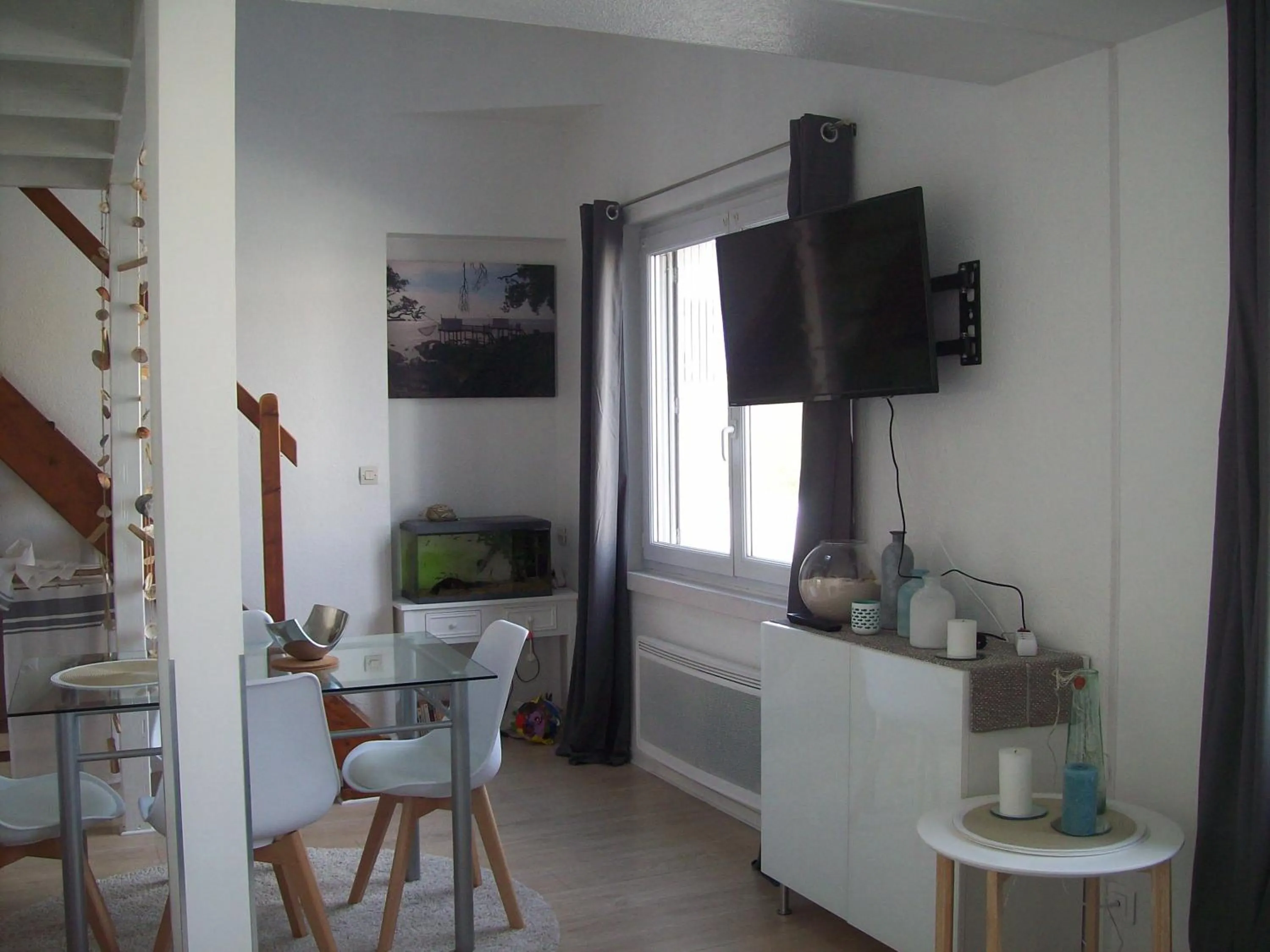 Dining area in Appartements Les remparts d'Alienor