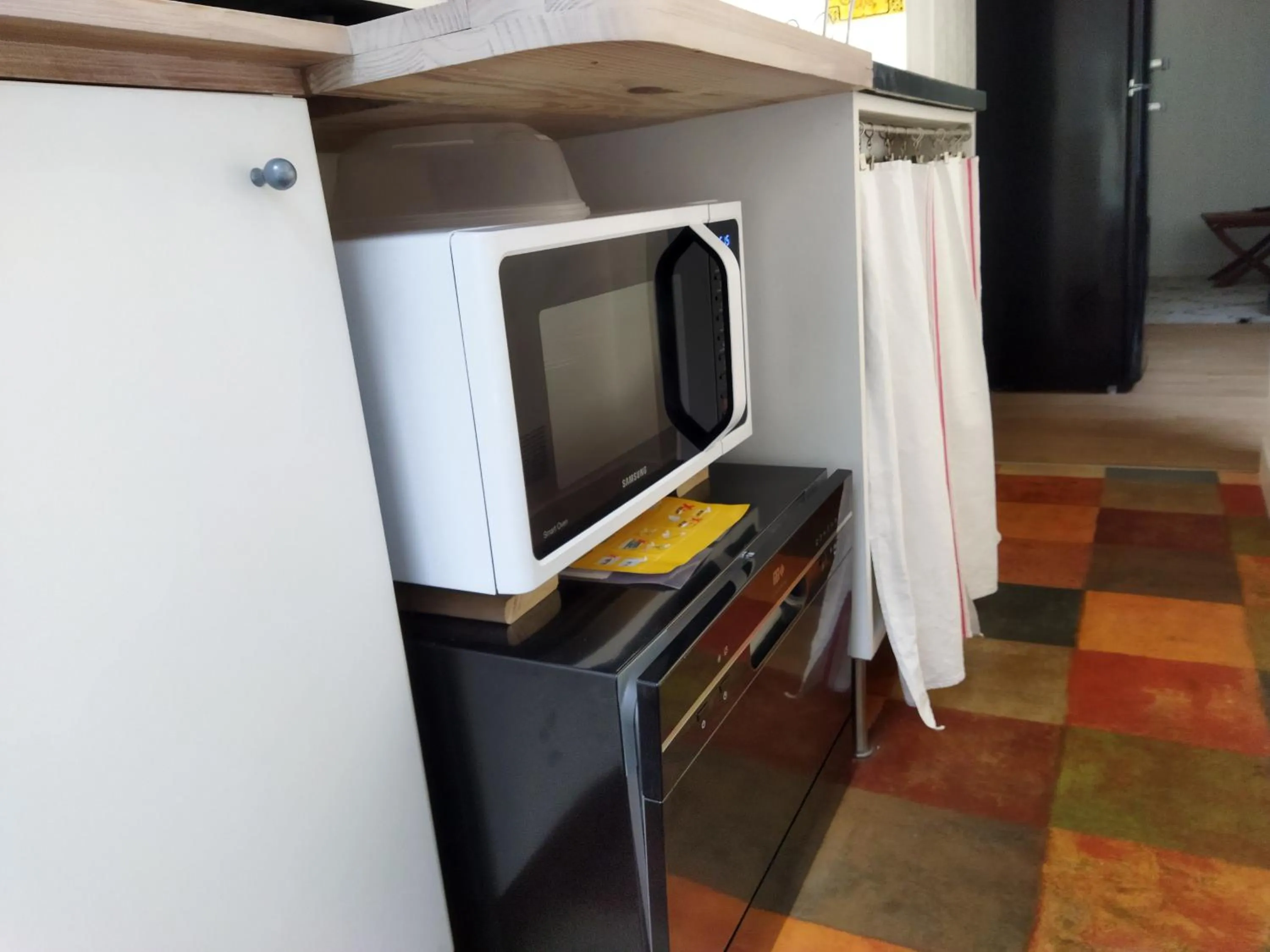 dishwasher in Appartements Les remparts d'Alienor