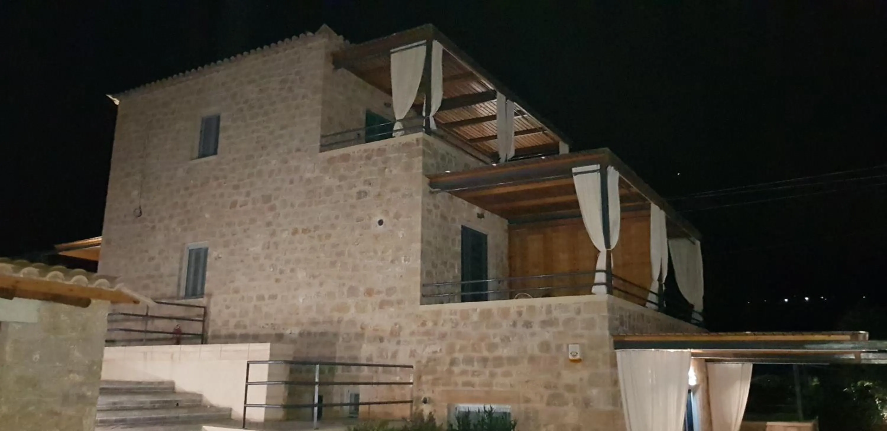 Lithos Guesthouse Kardamili