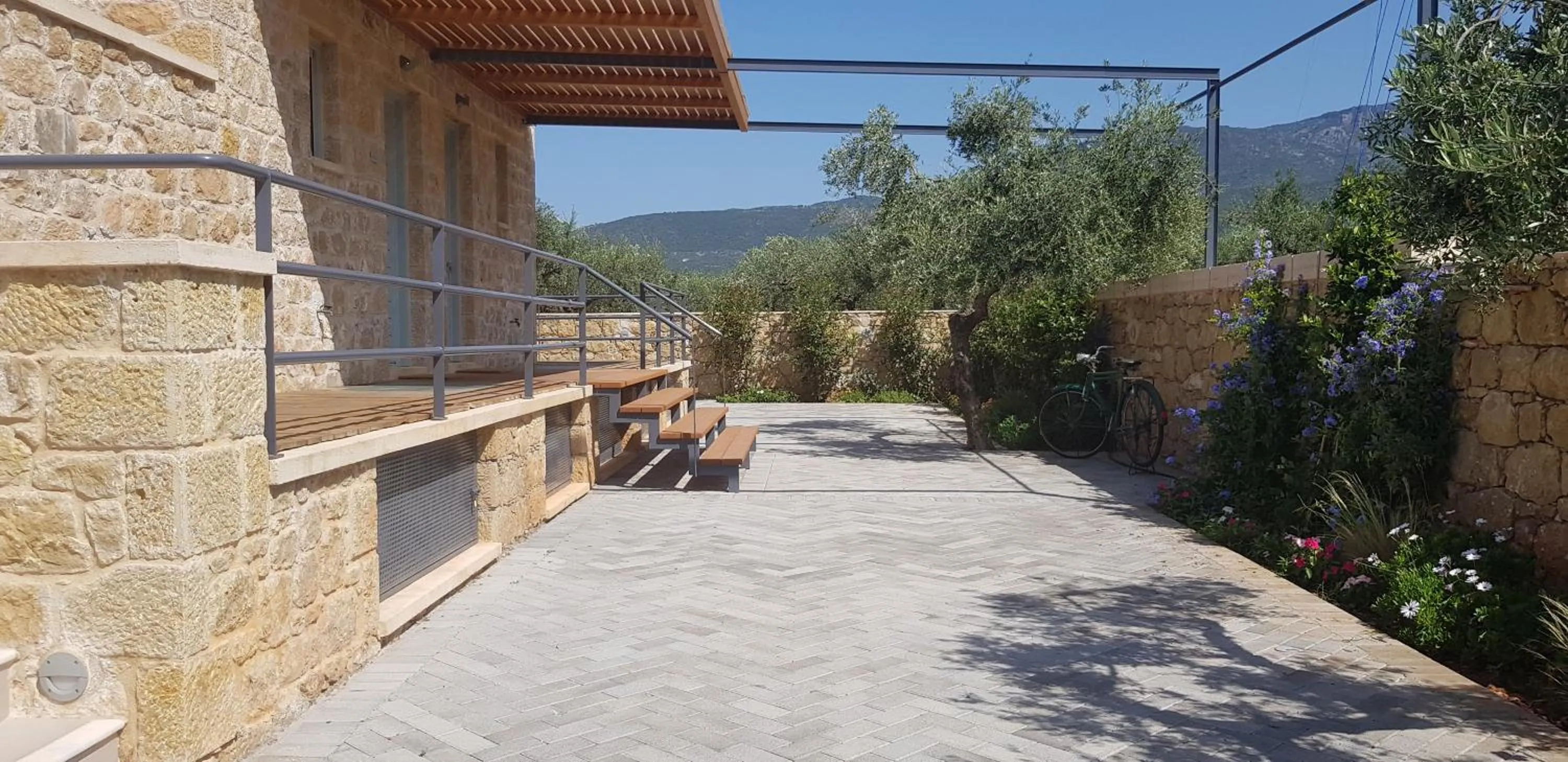 Patio in Lithos Guesthouse Kardamili