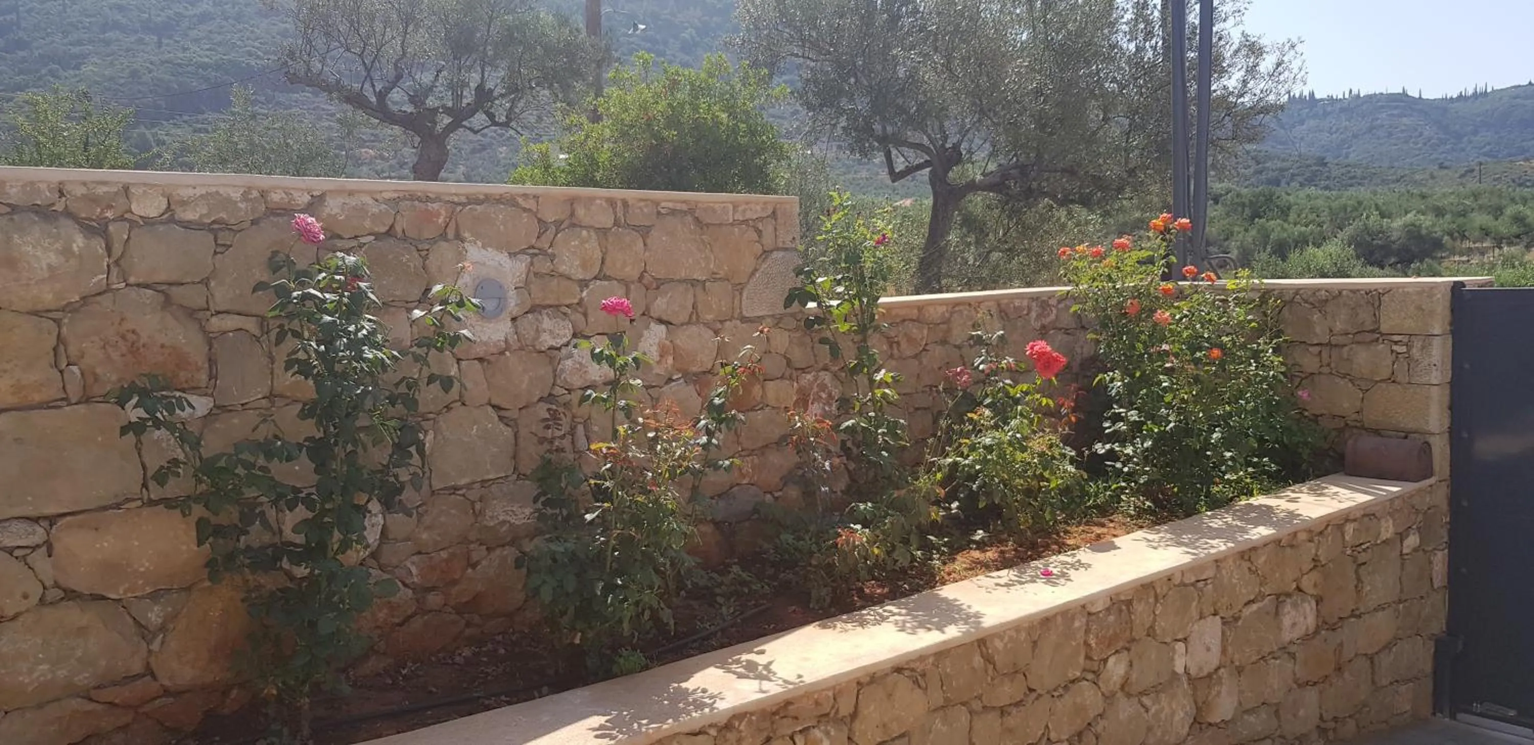 Lithos Guesthouse Kardamili