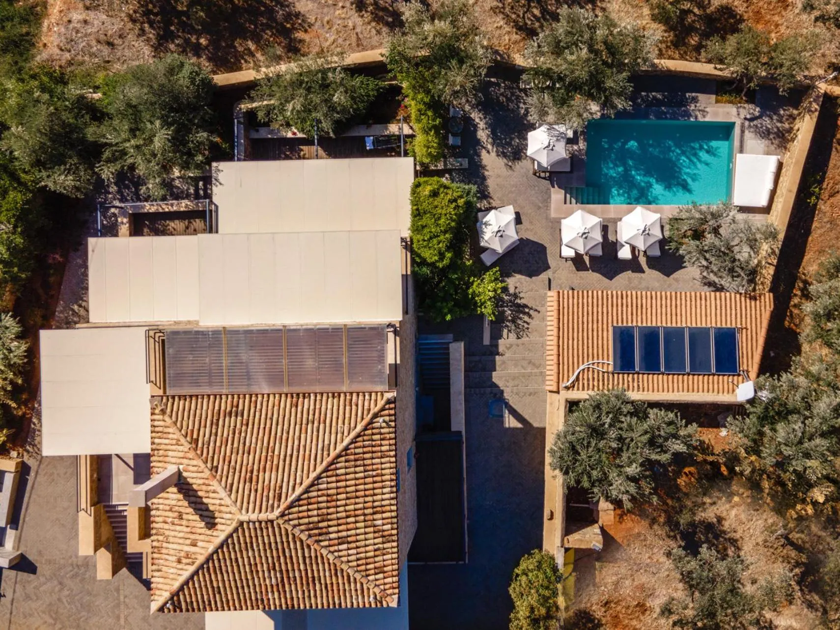 Property building in Lithos Guesthouse Kardamili