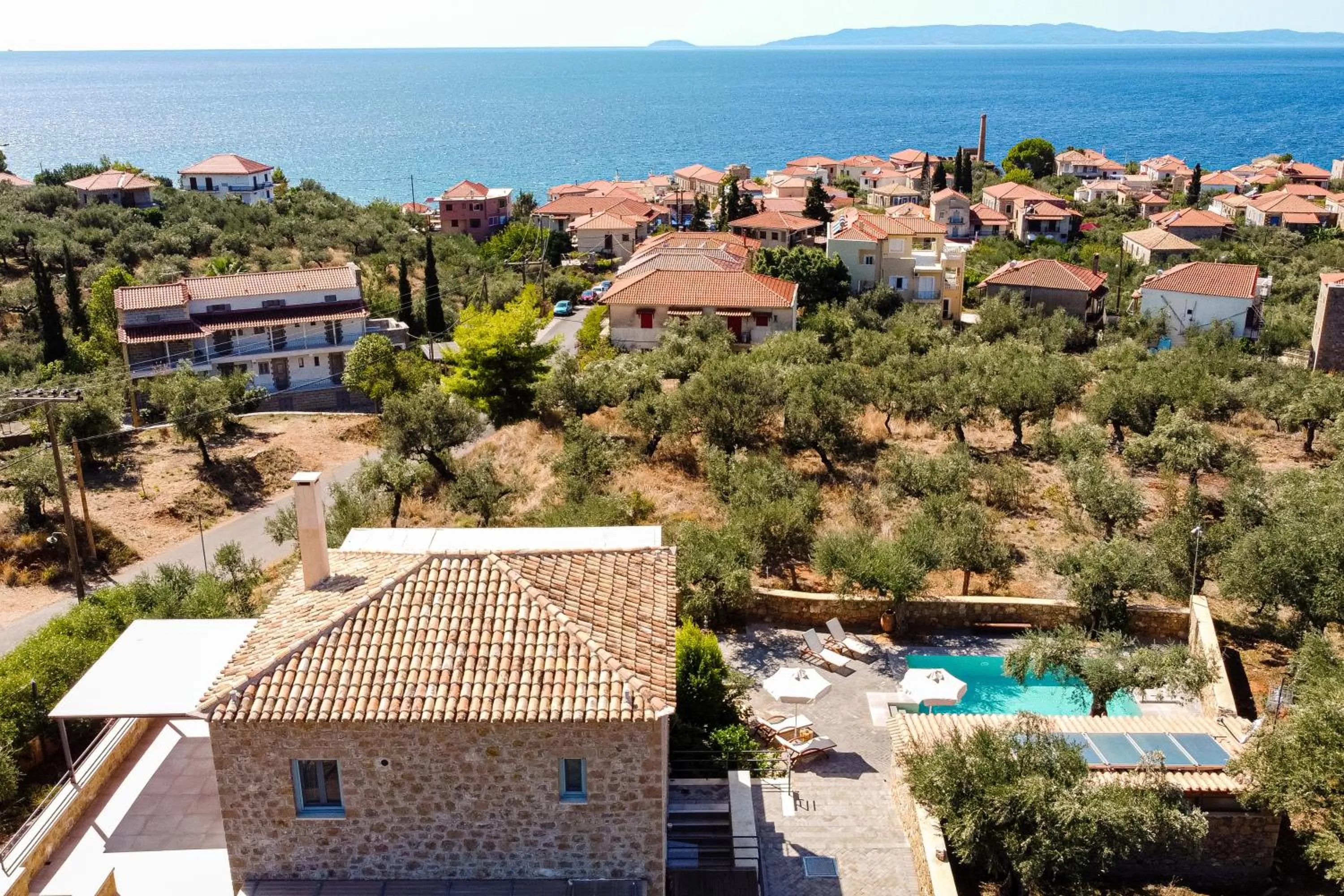 Property building in Lithos Guesthouse Kardamili