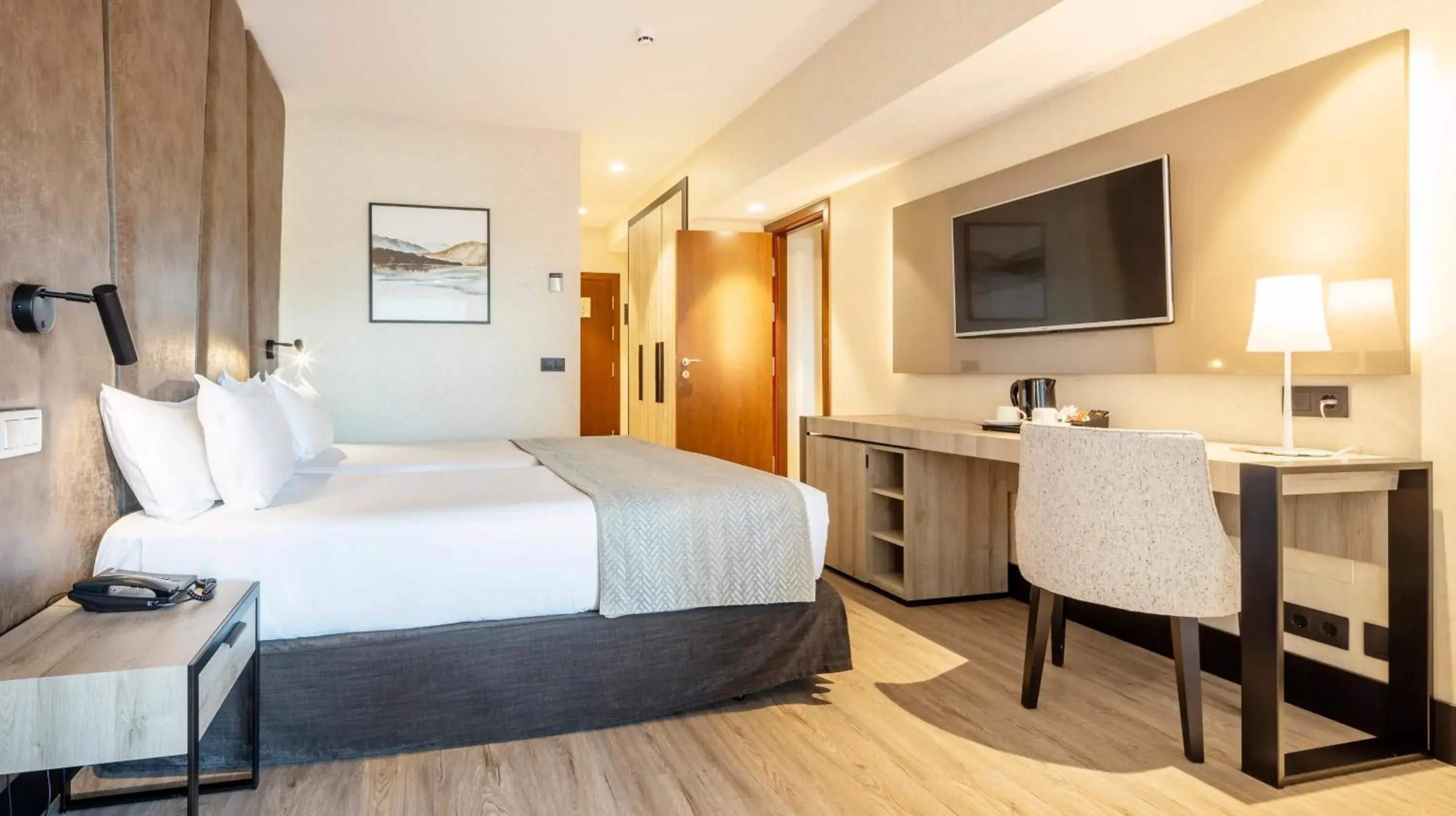 Photo of the whole room, Bed in Ilunion Málaga Photo of the whole room, Bed in Ilunion Málaga