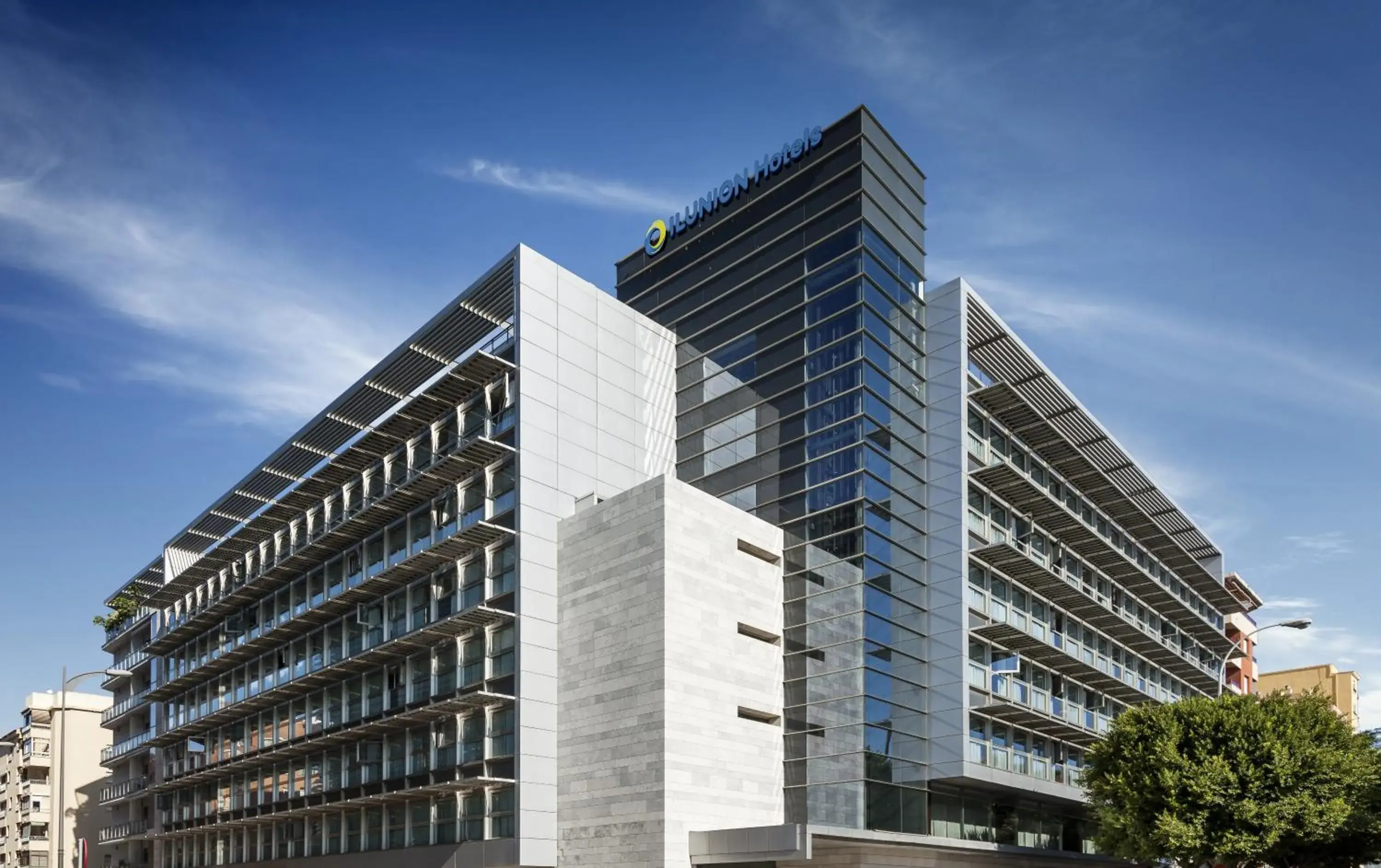 Property building in Ilunion Málaga Property building in Ilunion Málaga