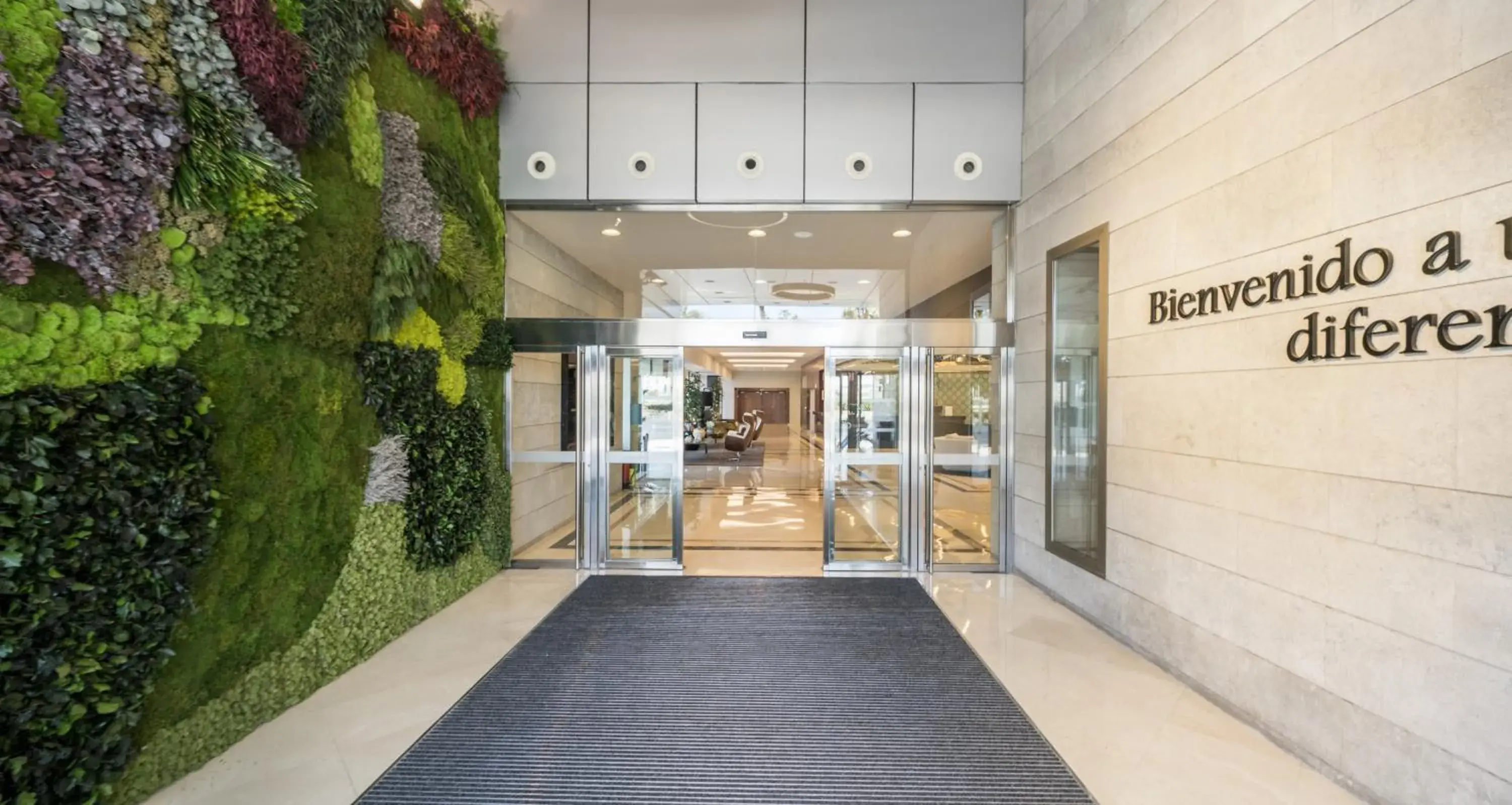 Facade/entrance in Ilunion Málaga Facade/entrance in Ilunion Málaga