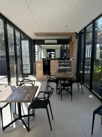 Restaurant/places to eat in Odyssey Luxury Apartments - Back Up Generator Restaurant/places to eat in Odyssey Luxury Apartments - Back Up Generator