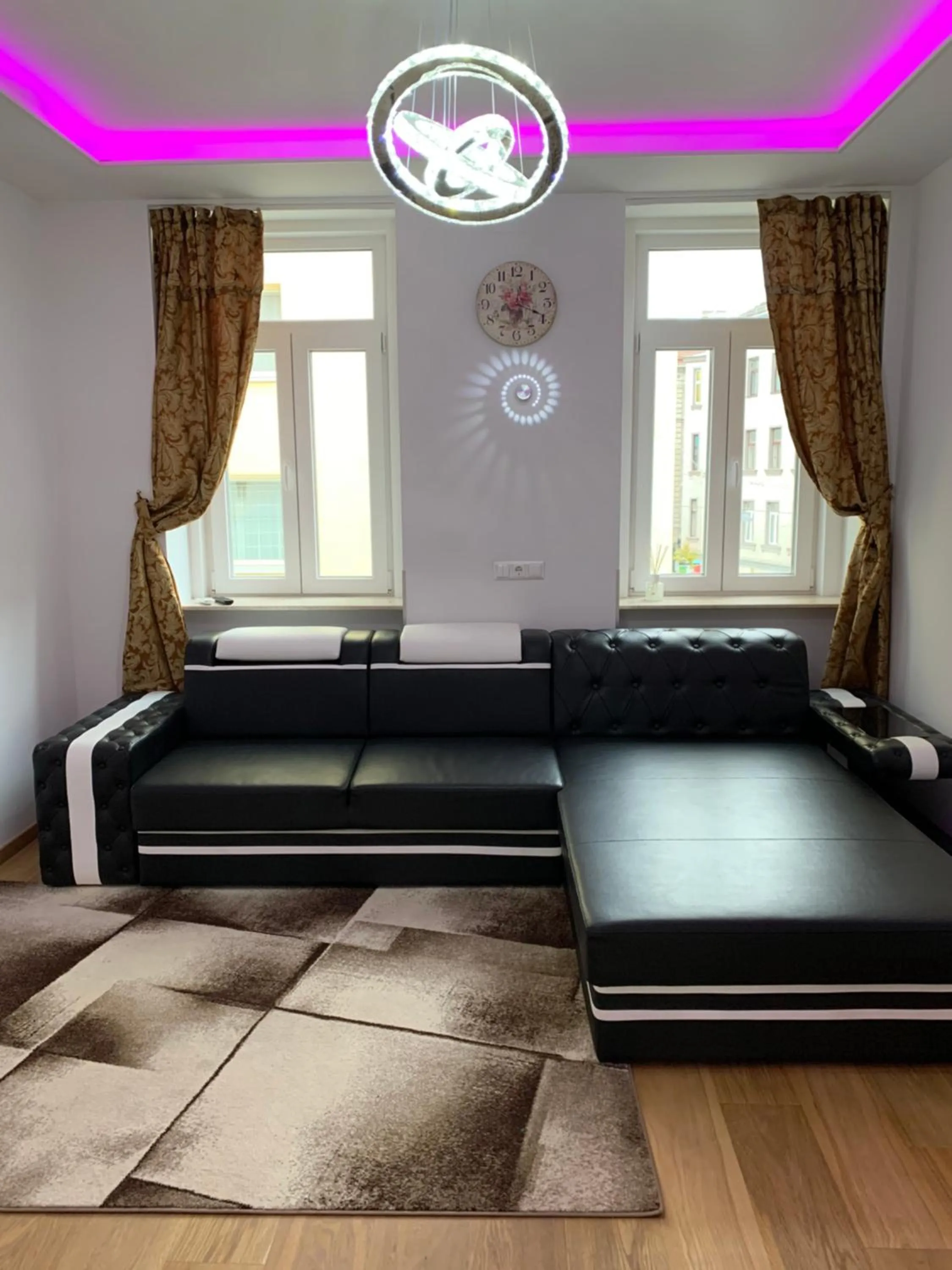 Living room in Colony Apartments