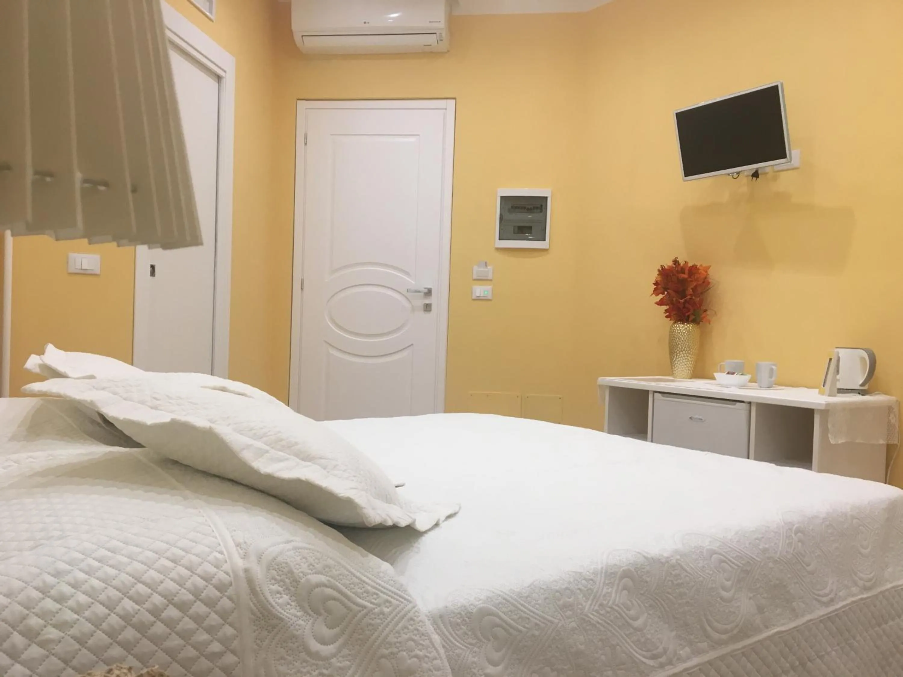 Bed in Agriturismo La Pietra 1 e La Pietra 2