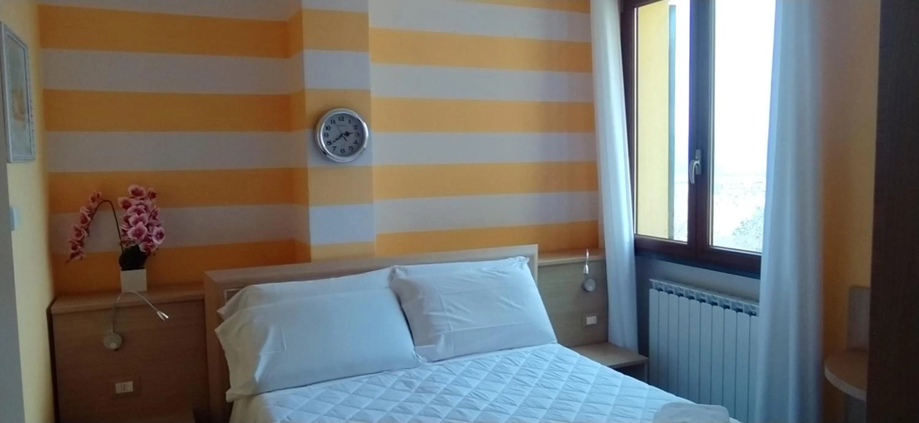 Bed in Agriturismo La Pietra 1 e La Pietra 2