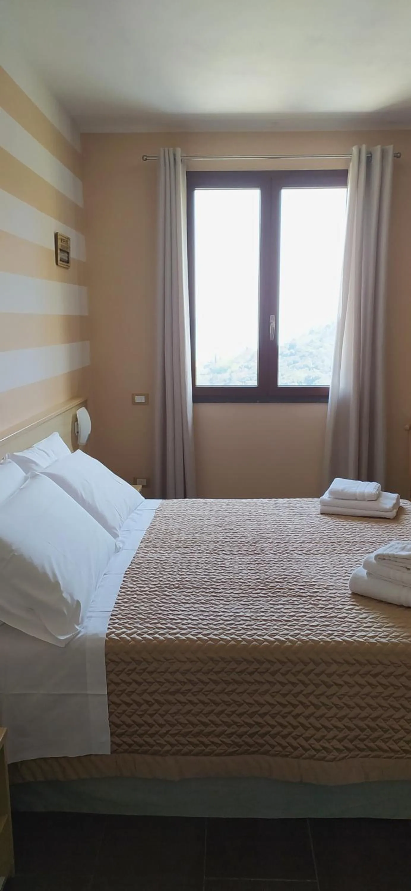 Bed in Agriturismo La Pietra 1 e La Pietra 2