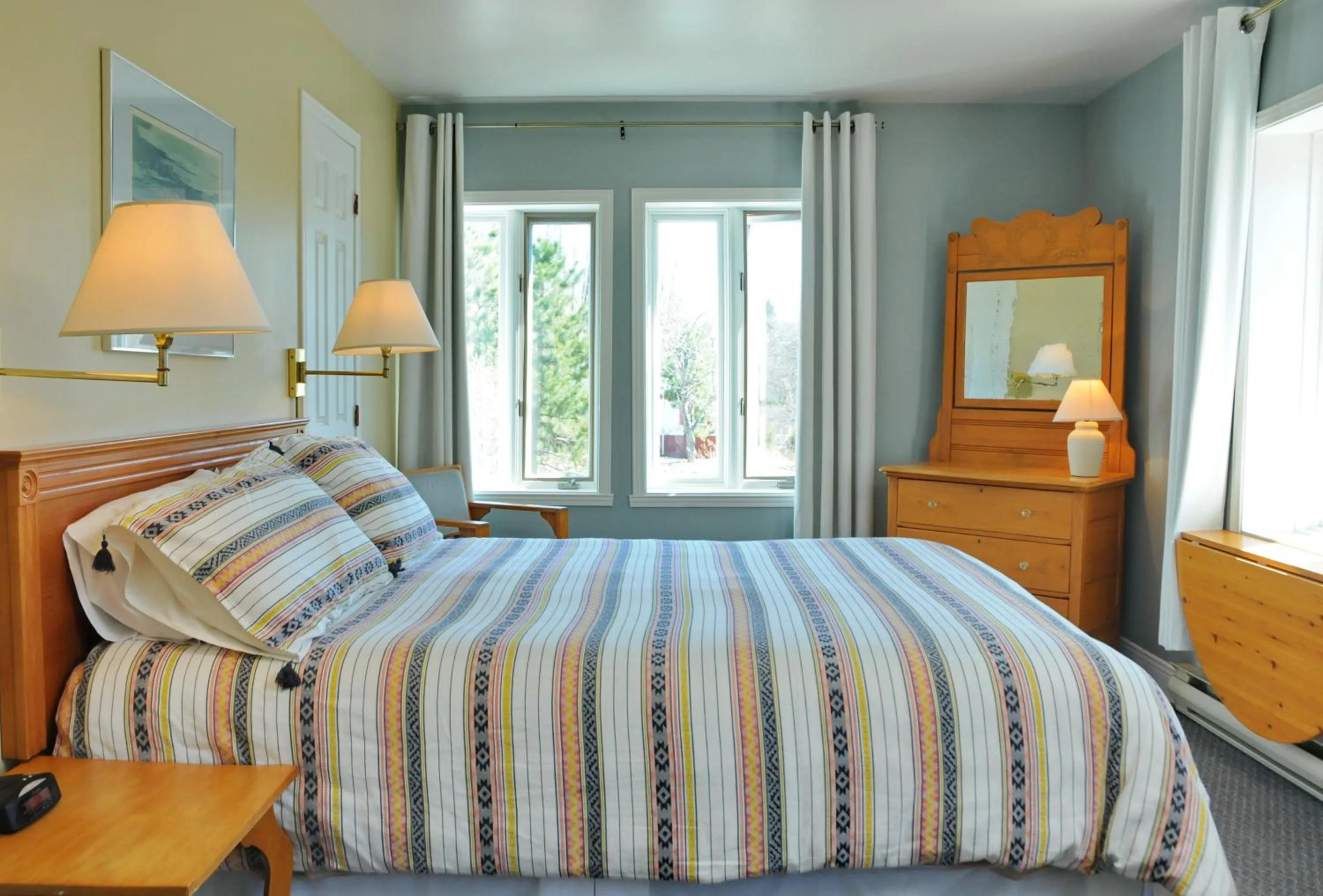 Bedroom, Bed in Auberge Beausejour