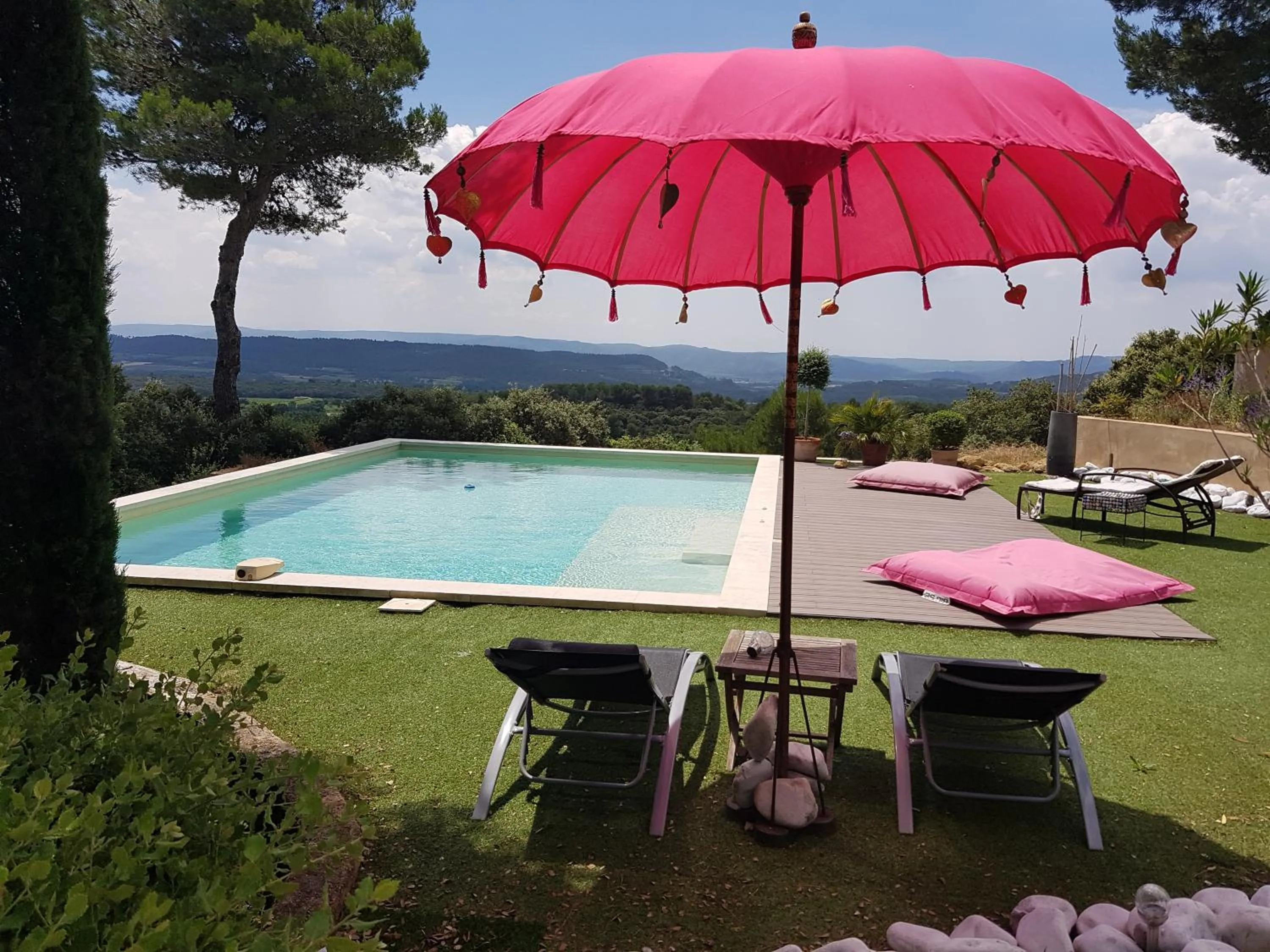Pool view in La Maison de Charlie