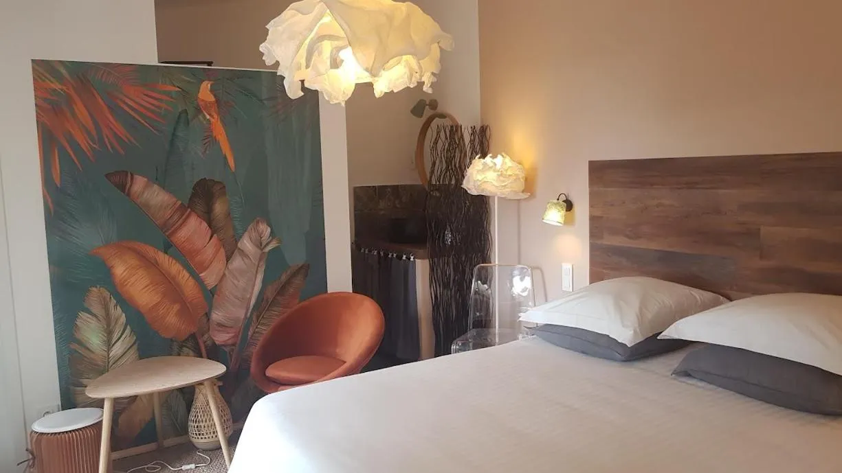 Bed in La Maison de Charlie