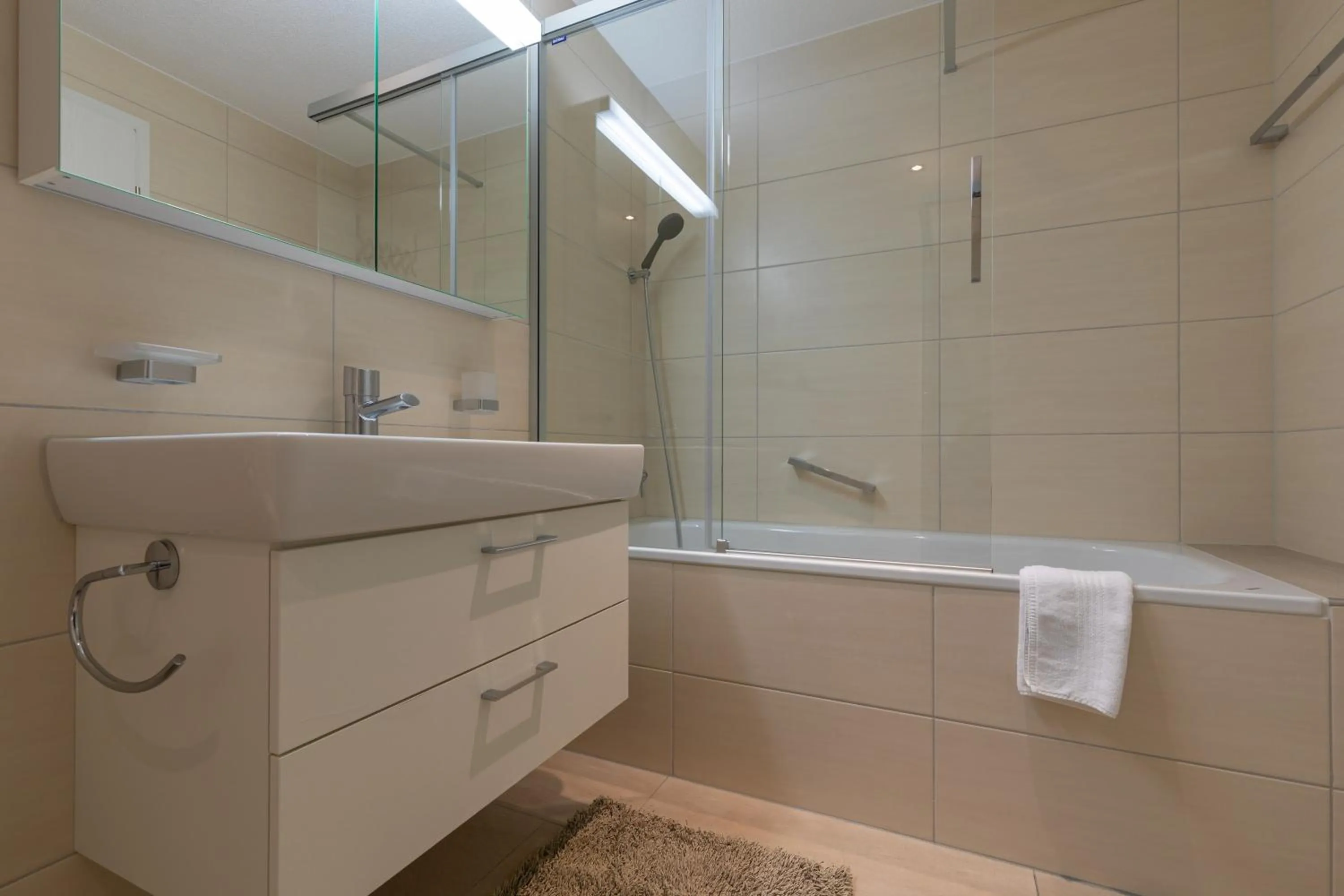 Mönch Apartment - Aare Jungfrau AG
