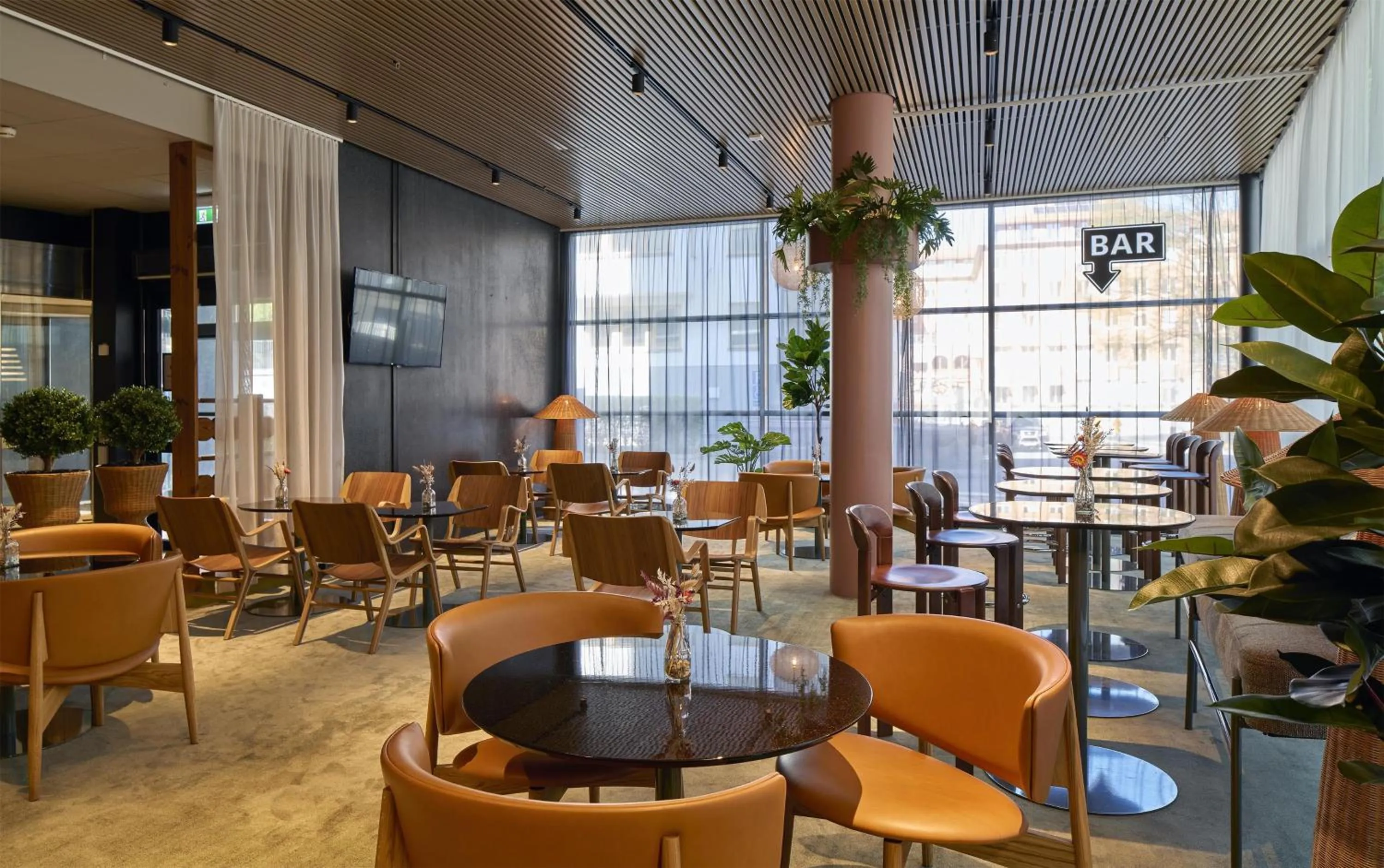 Lounge or bar in Scandic Alvik