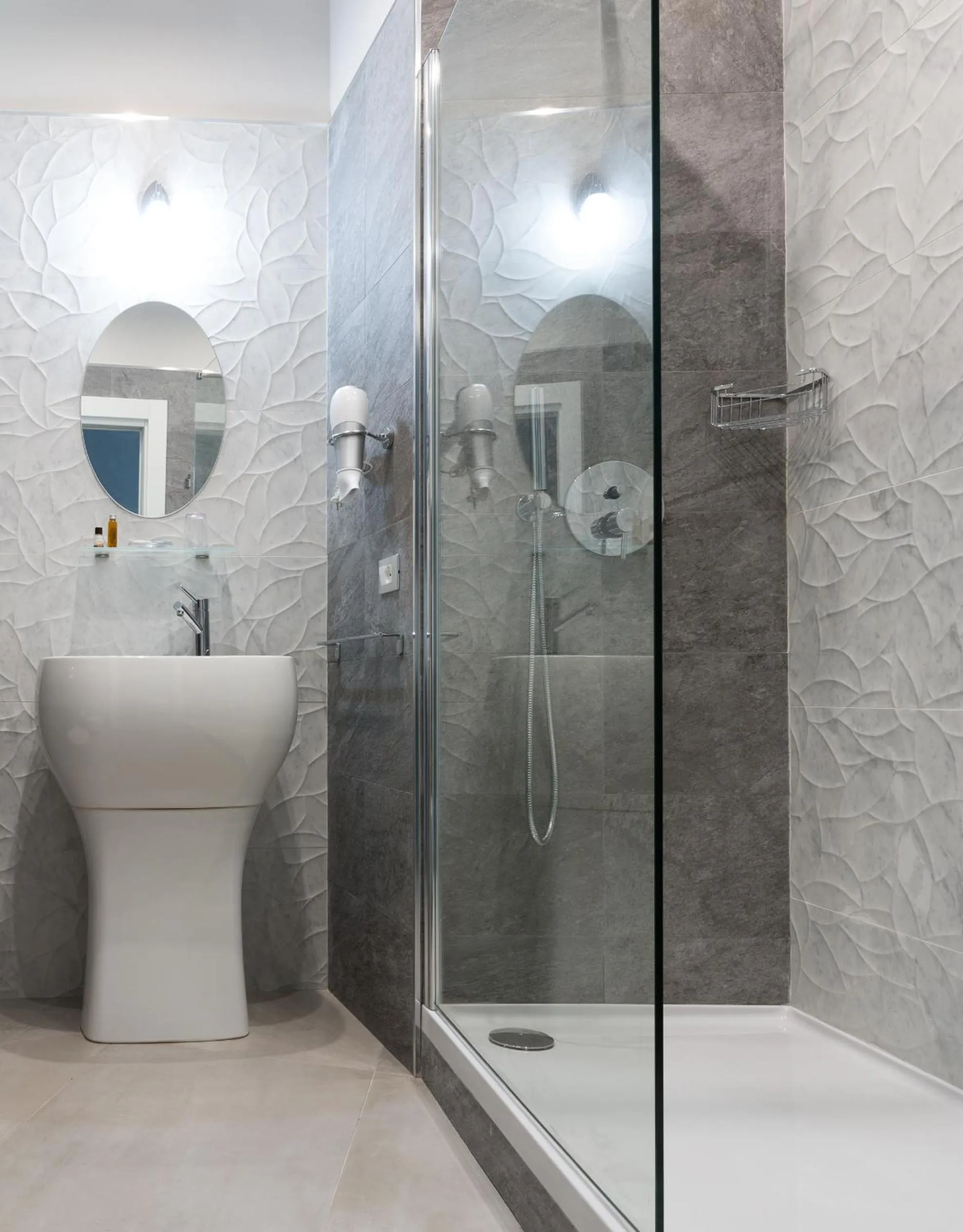 Shower in PhotoGuest B&B