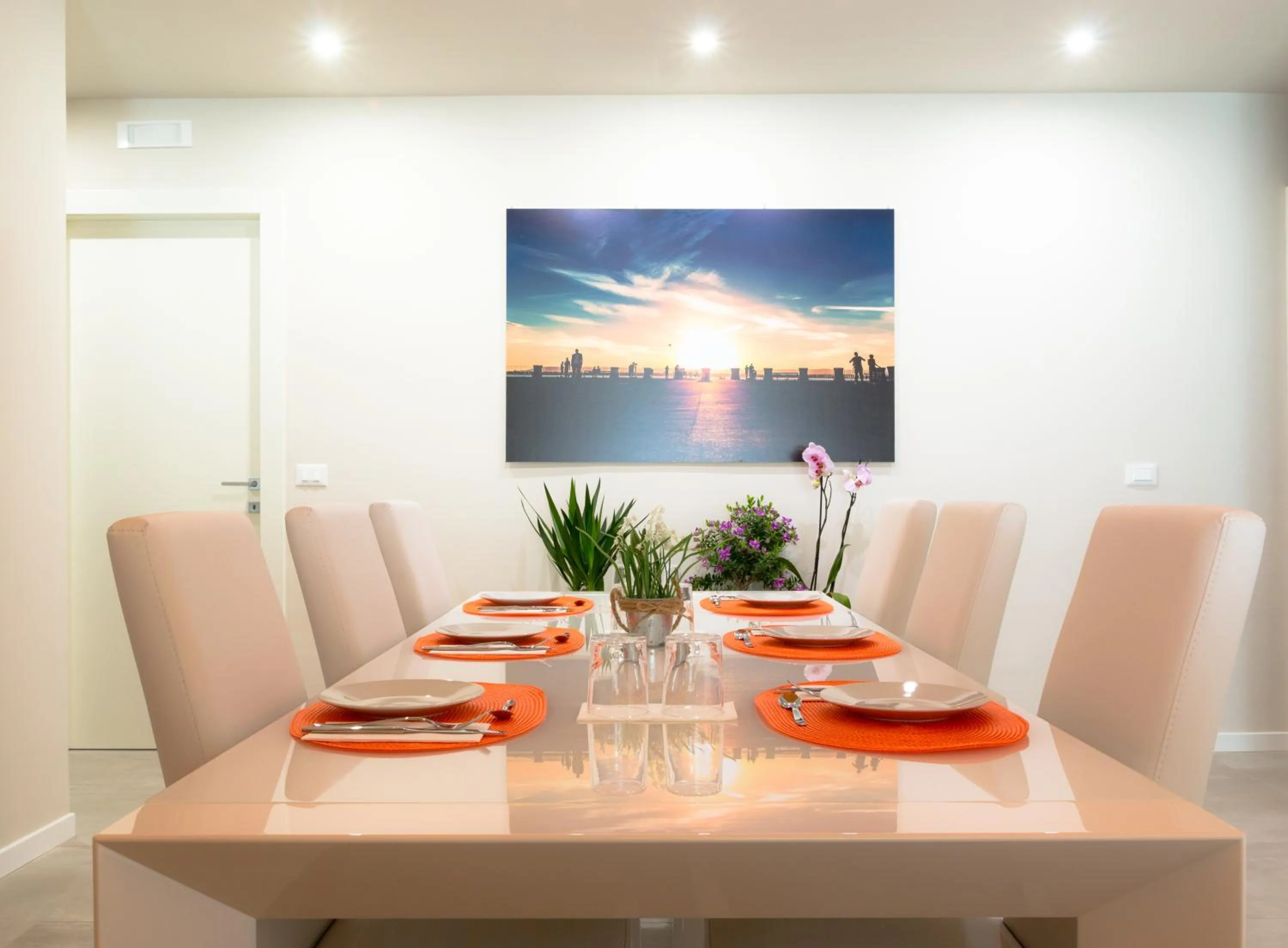 Communal lounge/ TV room in PhotoGuest B&B