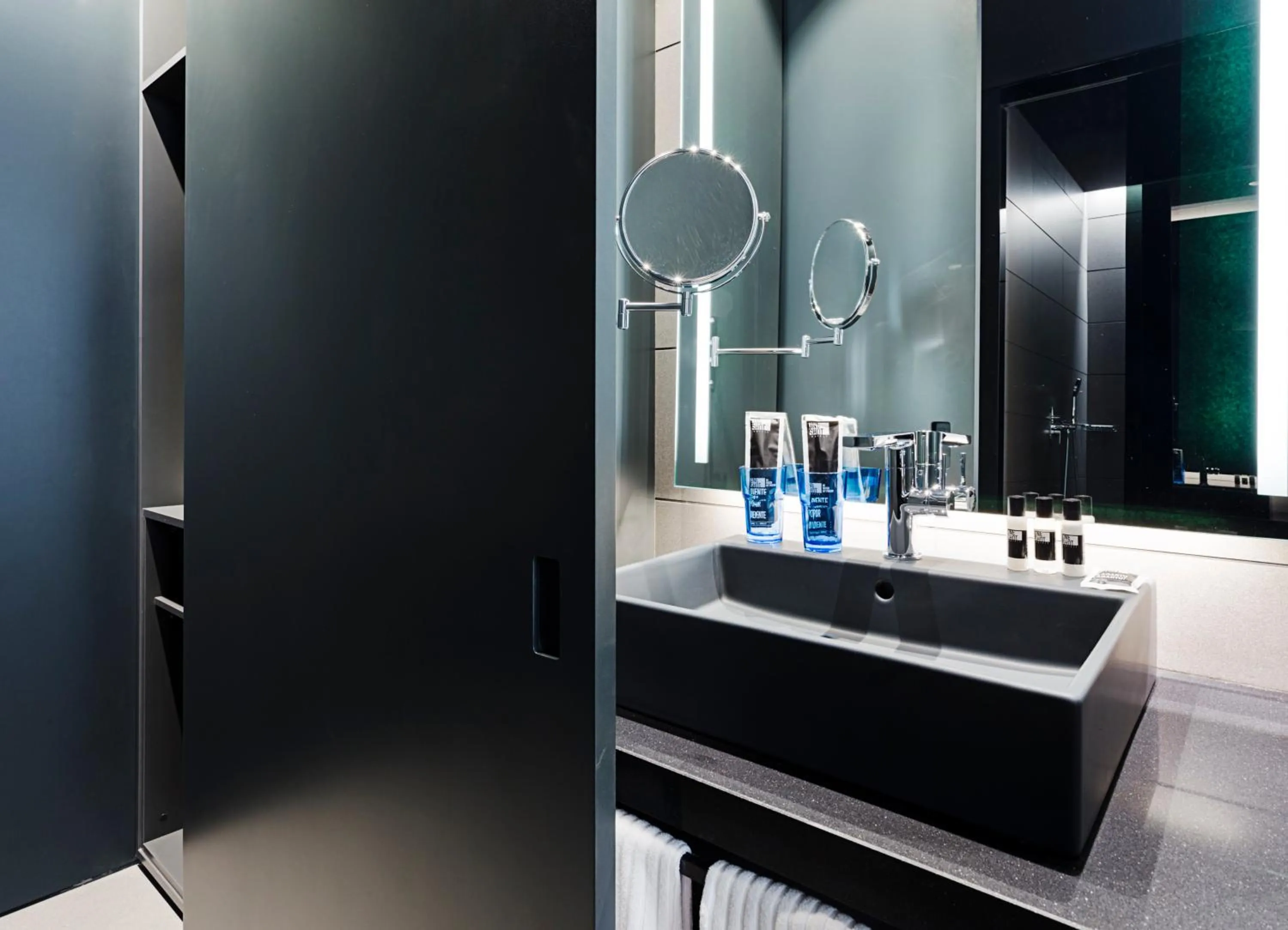 Toilet in One Shot Mercat