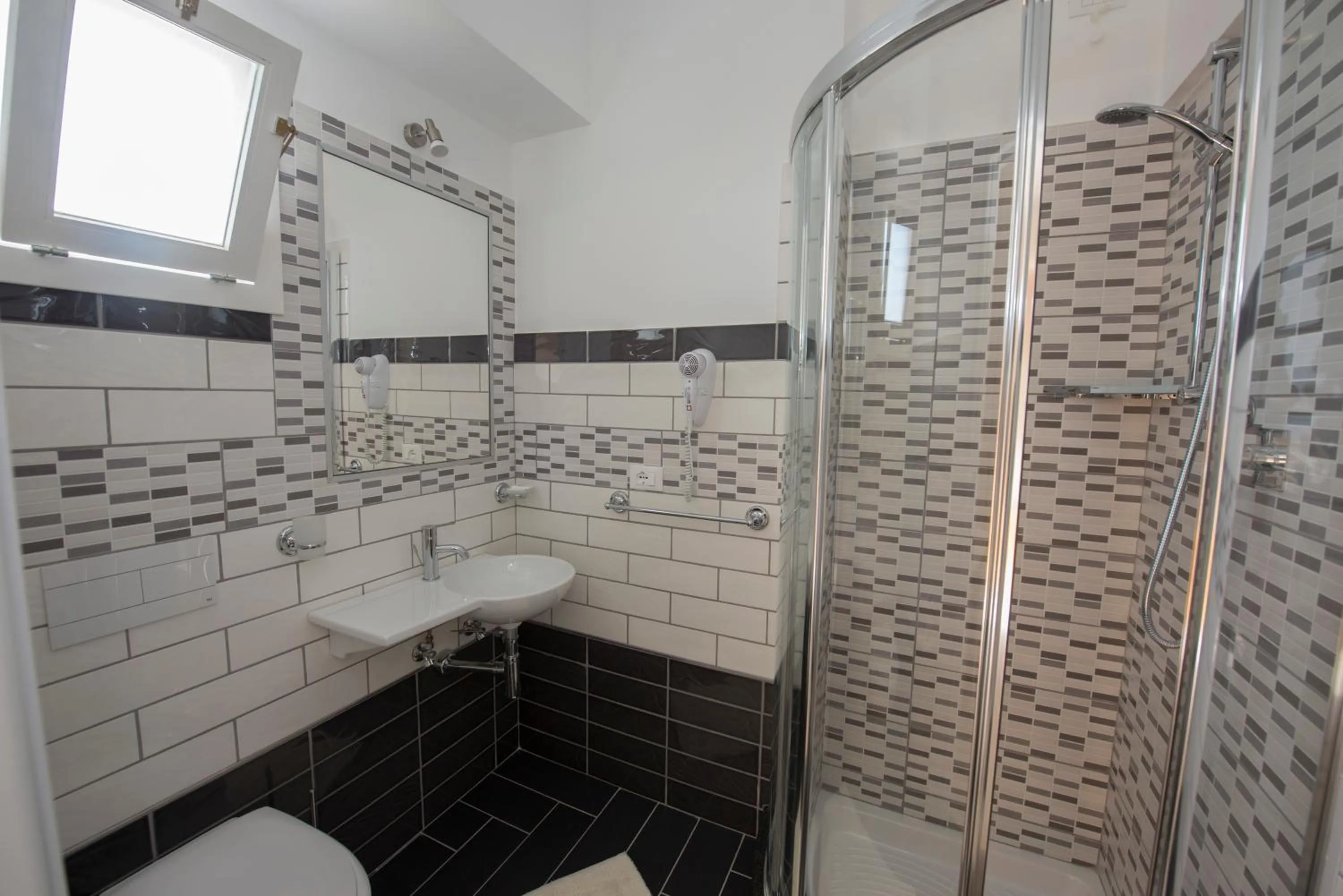 Bathroom in Donna Rosa Accommodation