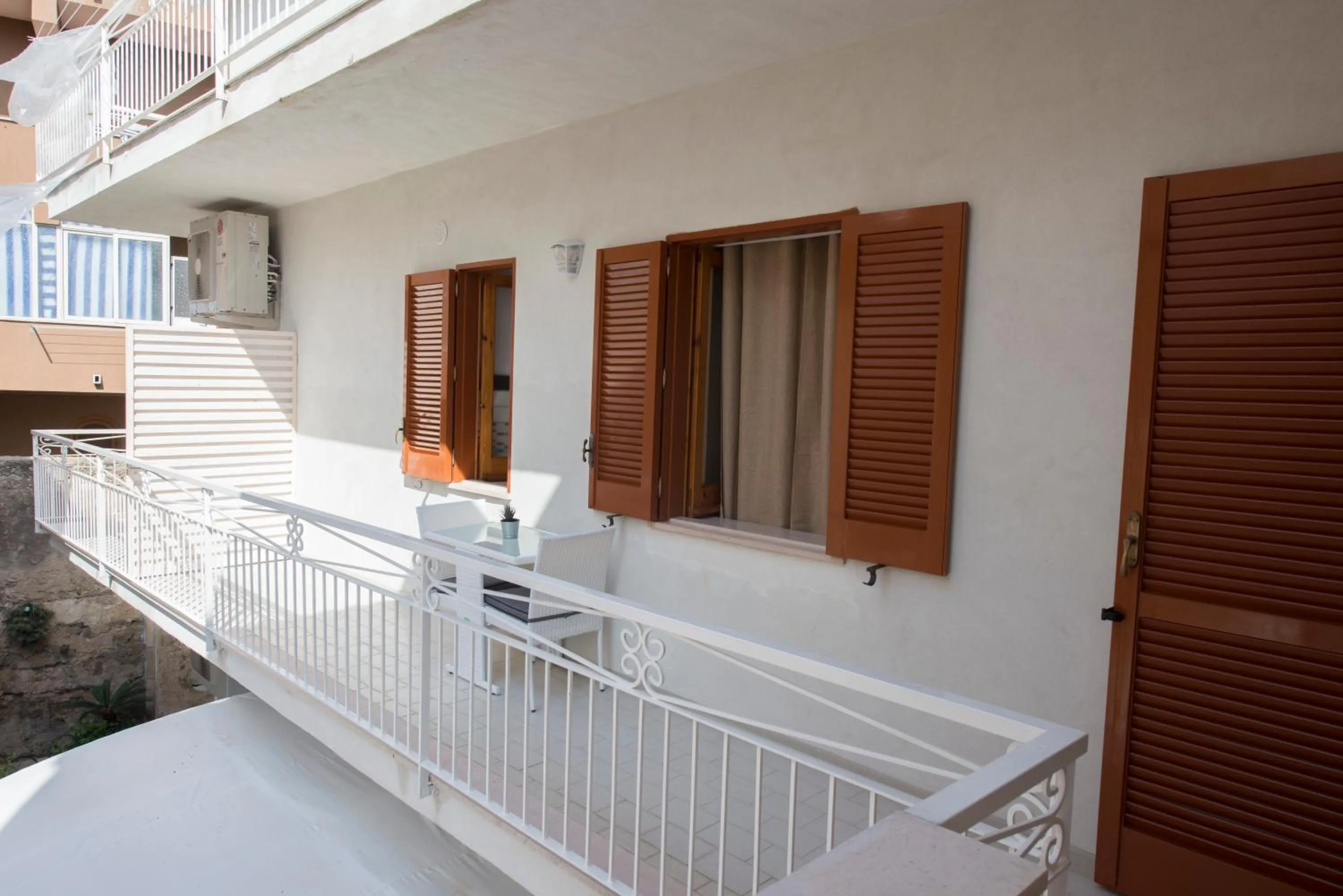 Inner courtyard view in Donna Rosa Accommodation