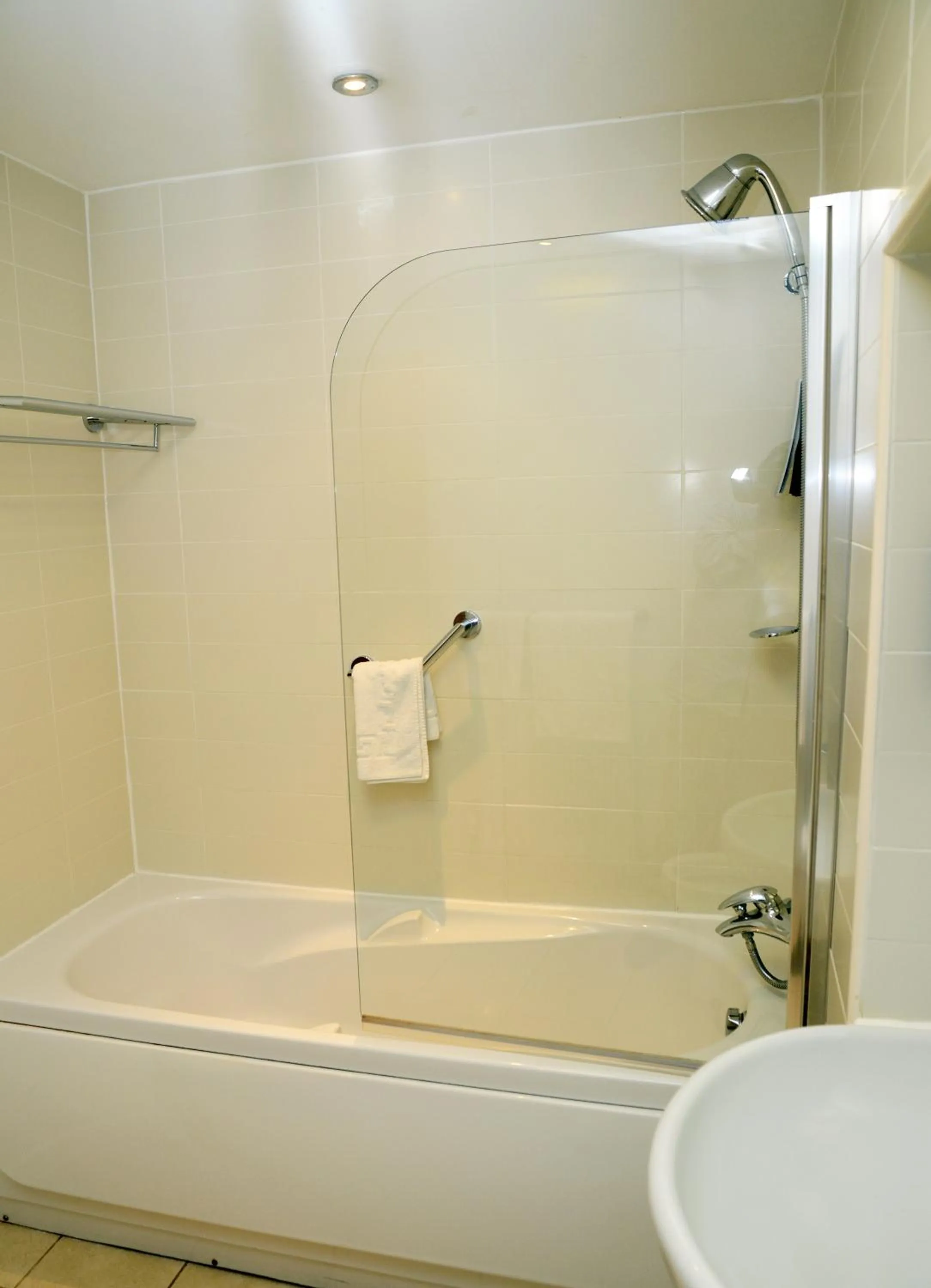 Bathroom in PREMIER SUITES Newcastle