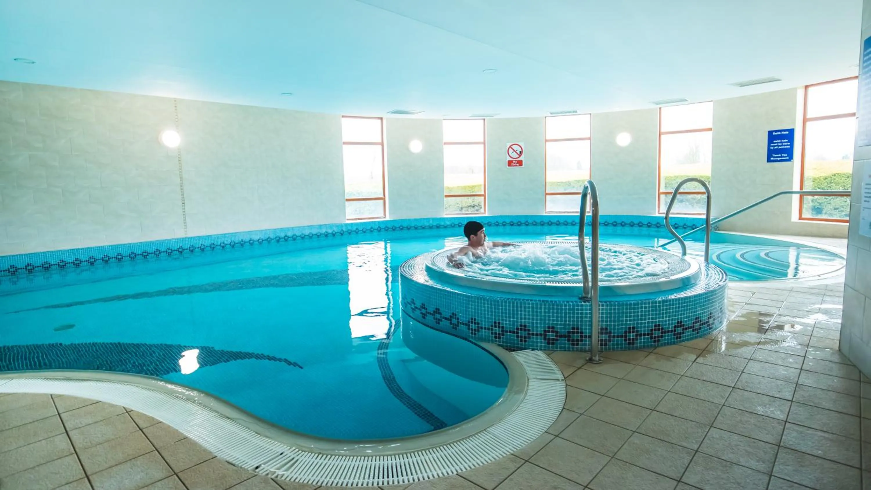 Swimming pool in Great National Ballykisteen Golf Hotel