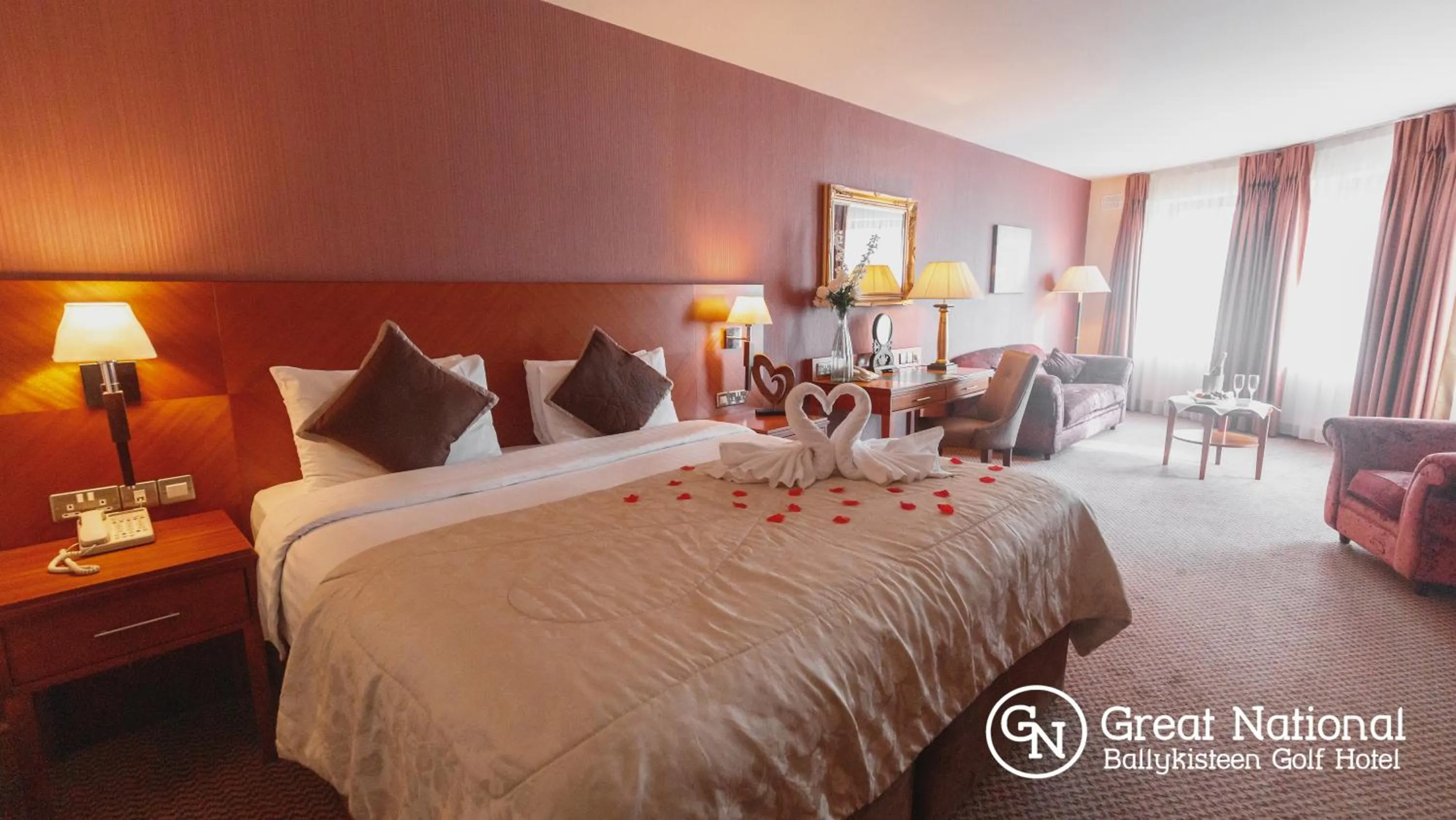 Bedroom, Bed in Great National Ballykisteen Golf Hotel